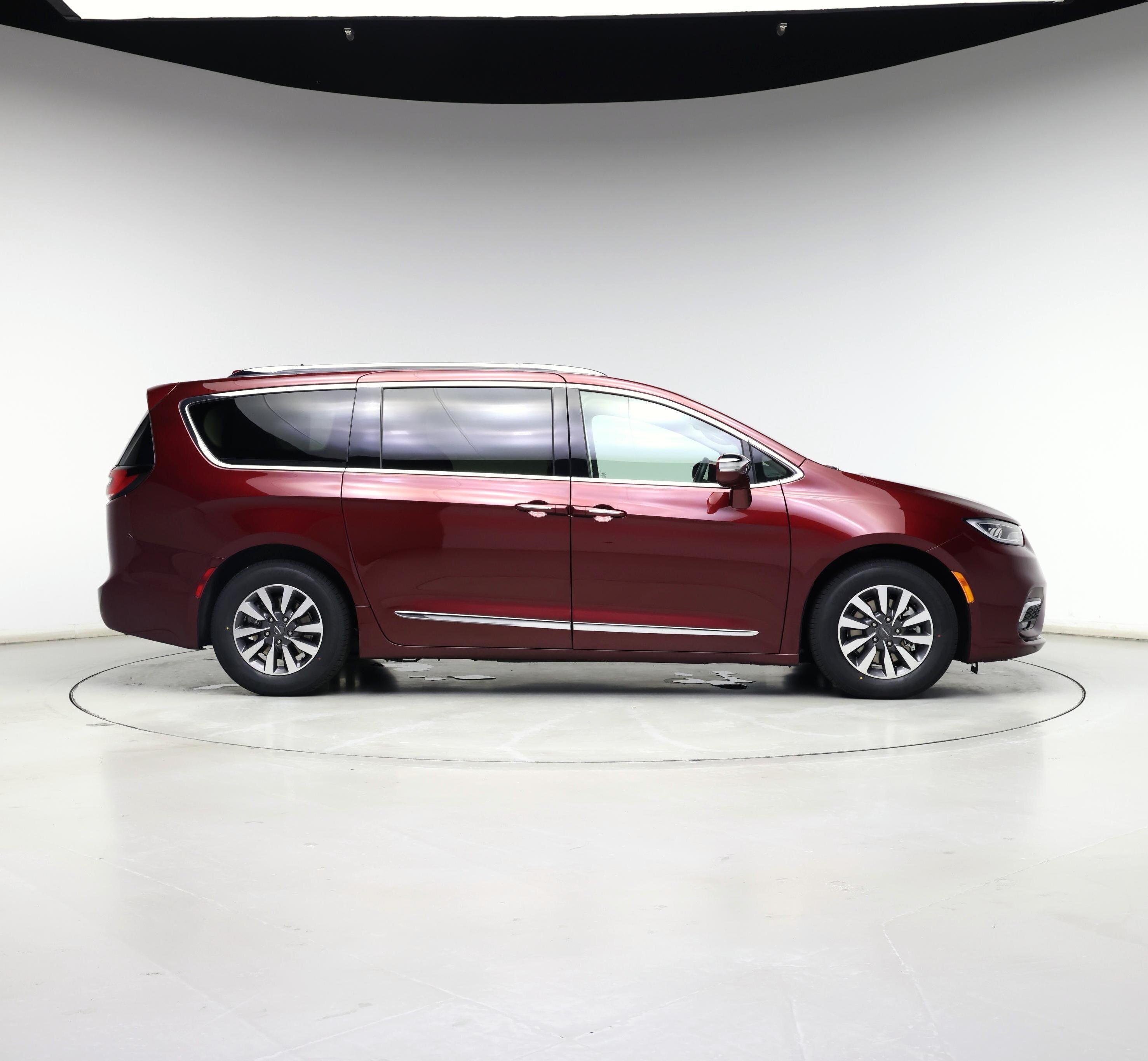 Thumbnail: 2021 Chrysler Pacifica - 7