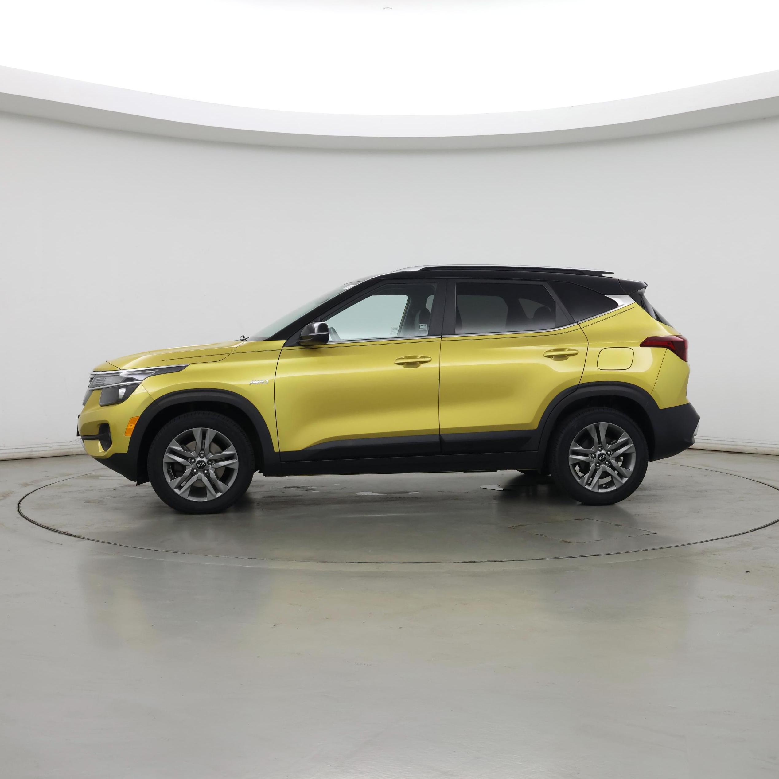 Thumbnail: 2021 Kia Seltos - 3