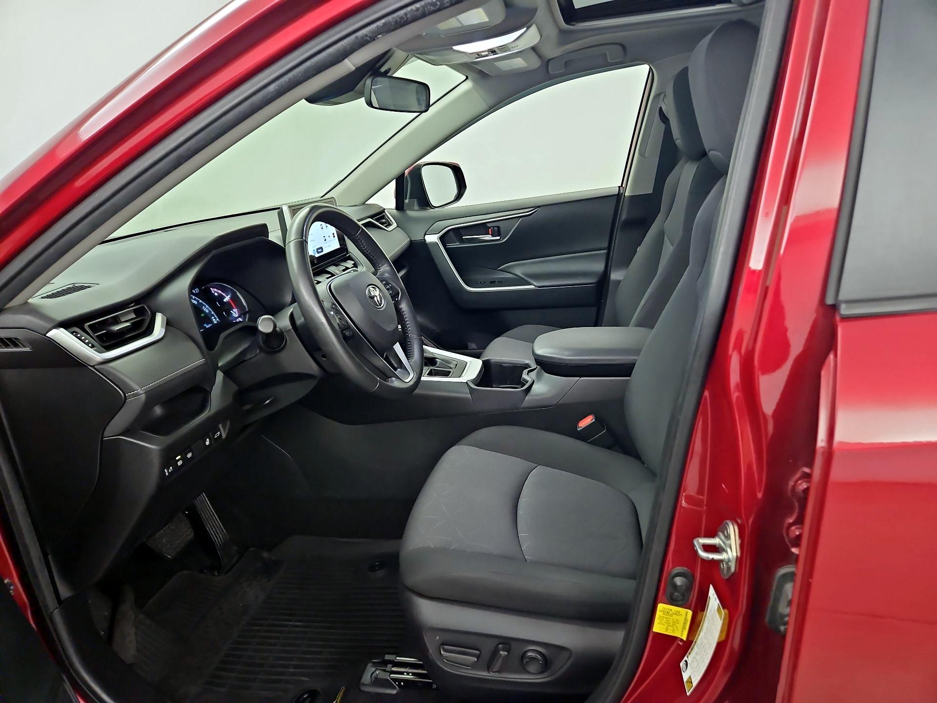 Thumbnail: 2023 Toyota RAV4 - 11