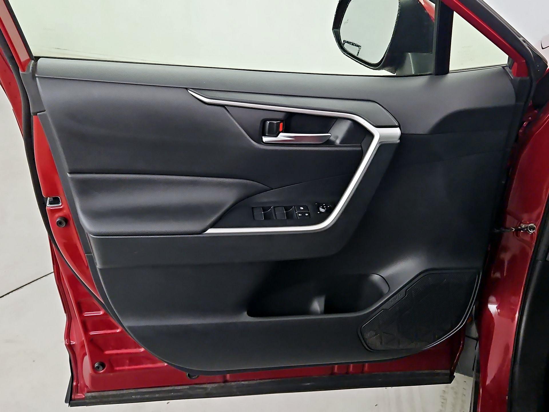 Thumbnail: 2023 Toyota RAV4 - 12
