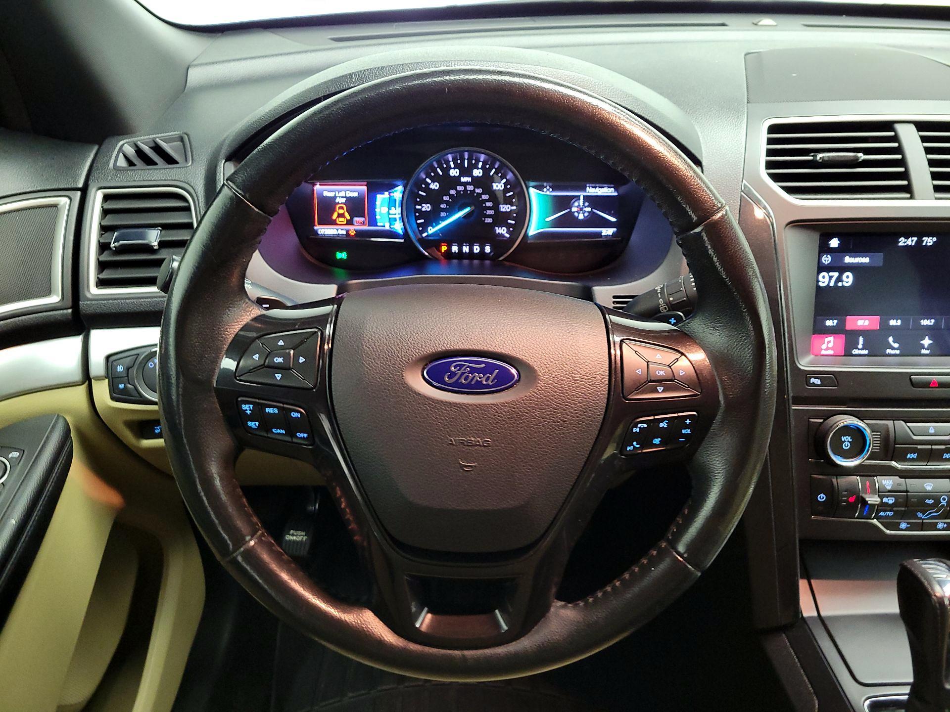 Thumbnail: 2017 Ford Explorer - 10