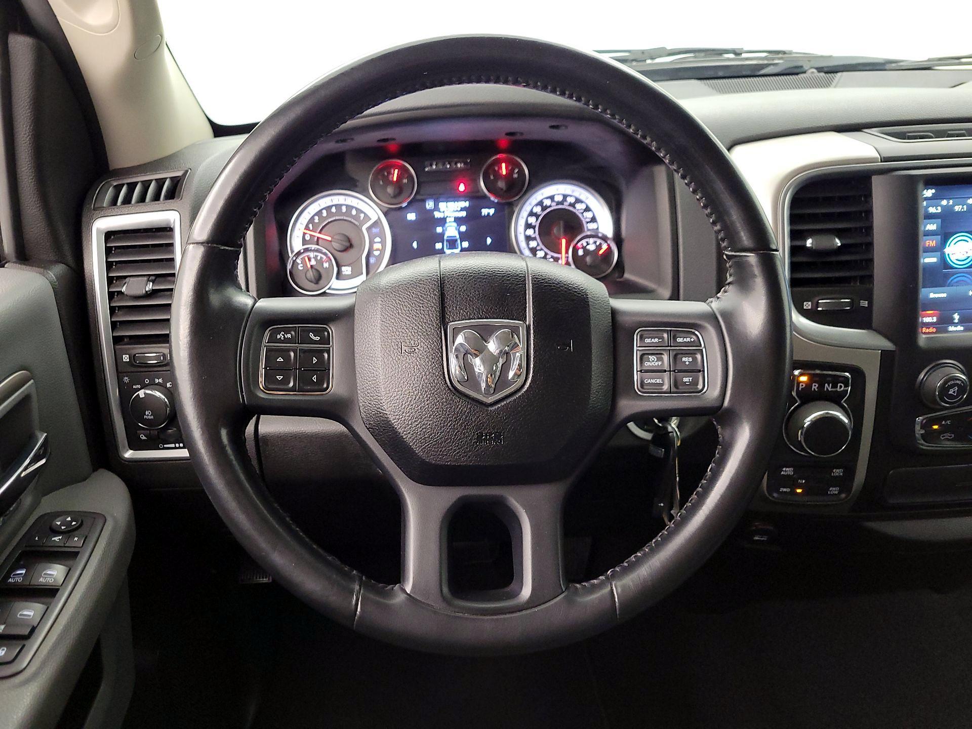 Thumbnail: 2019 RAM 1500 Classic - 10