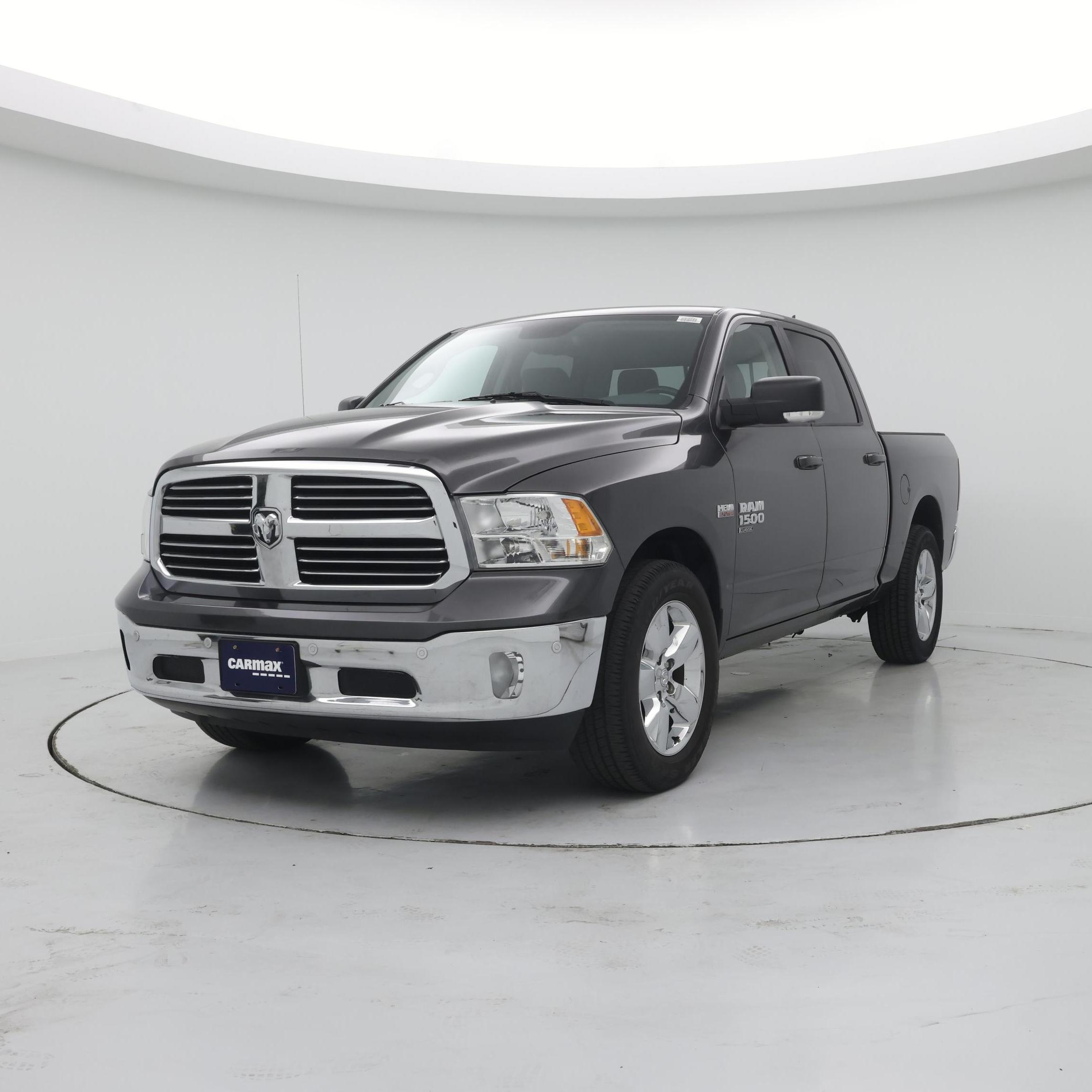 Thumbnail: 2019 RAM 1500 Classic - 4