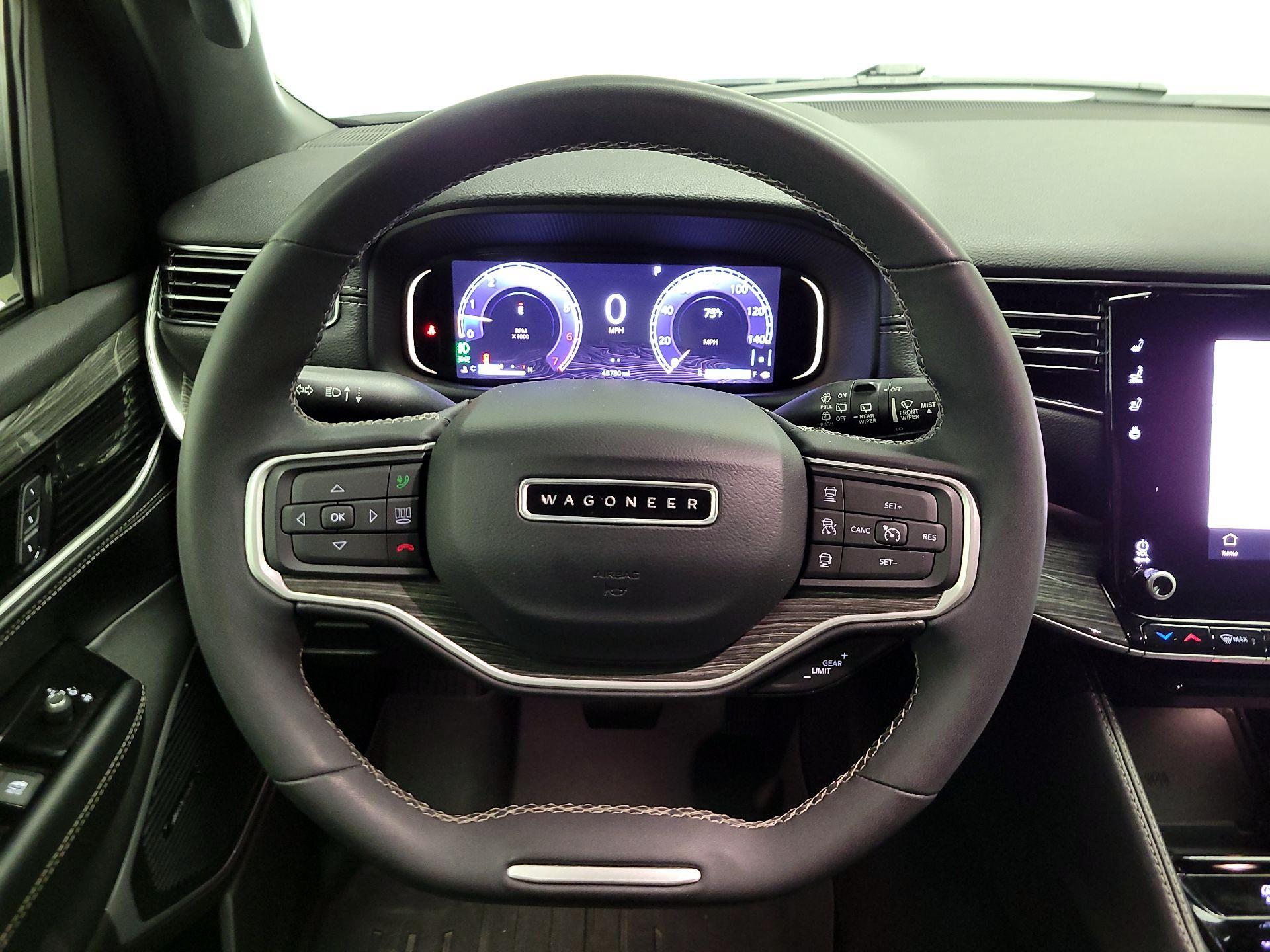 Thumbnail: 2022 Jeep Wagoneer - 10