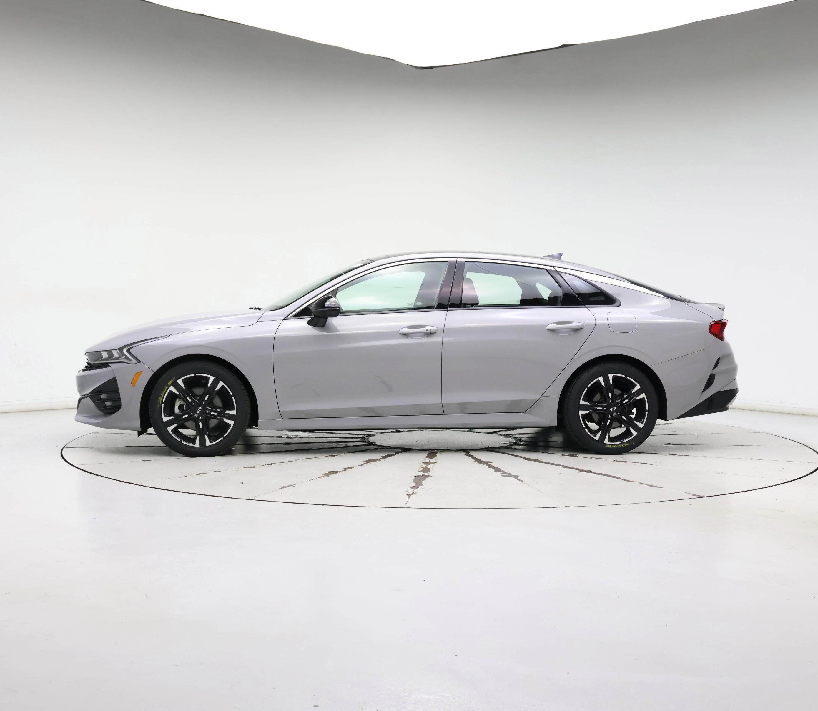 Thumbnail: 2021 Kia K5 - 3