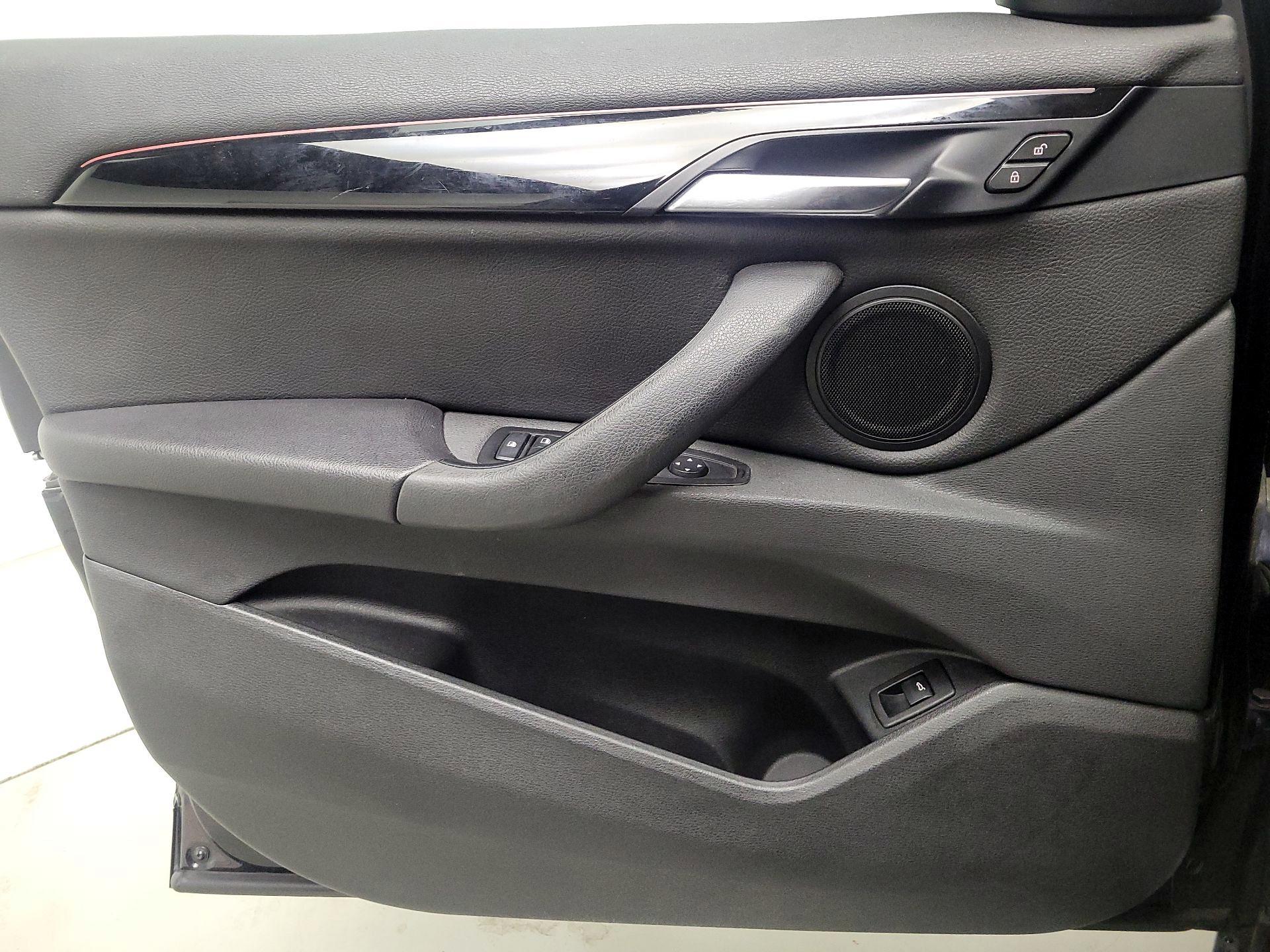 Thumbnail: 2017 BMW X1 - 12