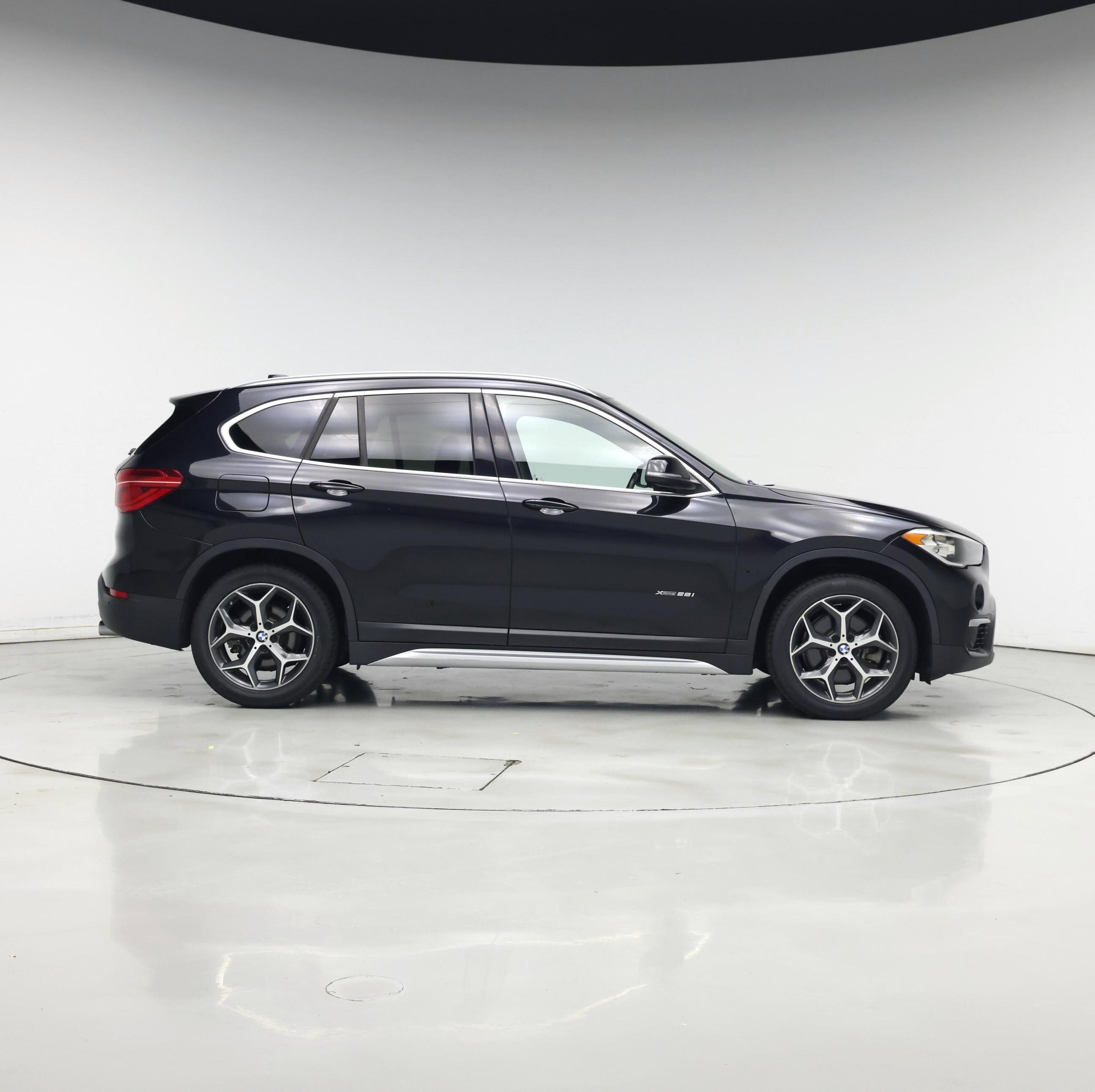 Thumbnail: 2017 BMW X1 - 7