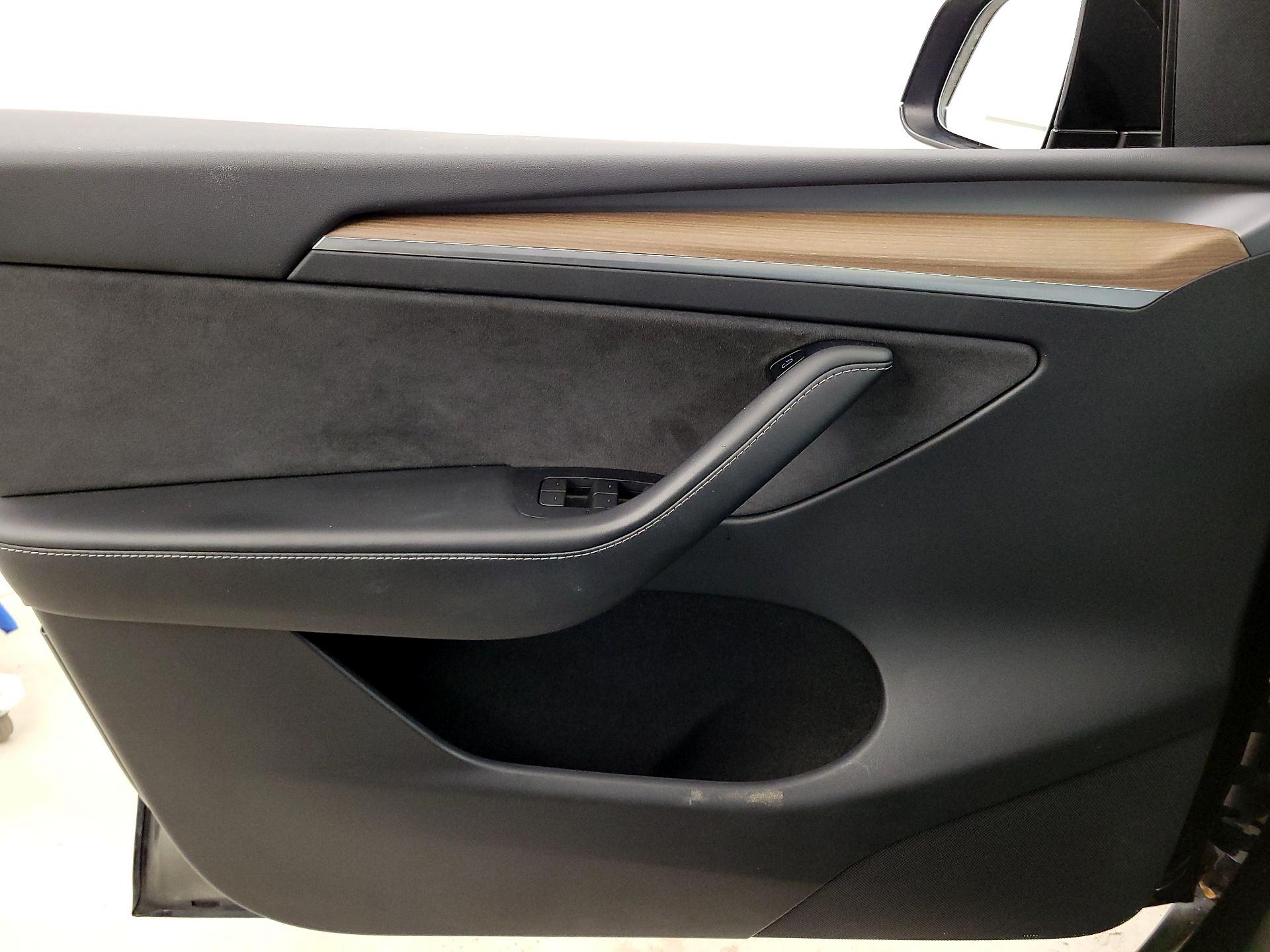 Thumbnail: 2022 Tesla Model Y - 12