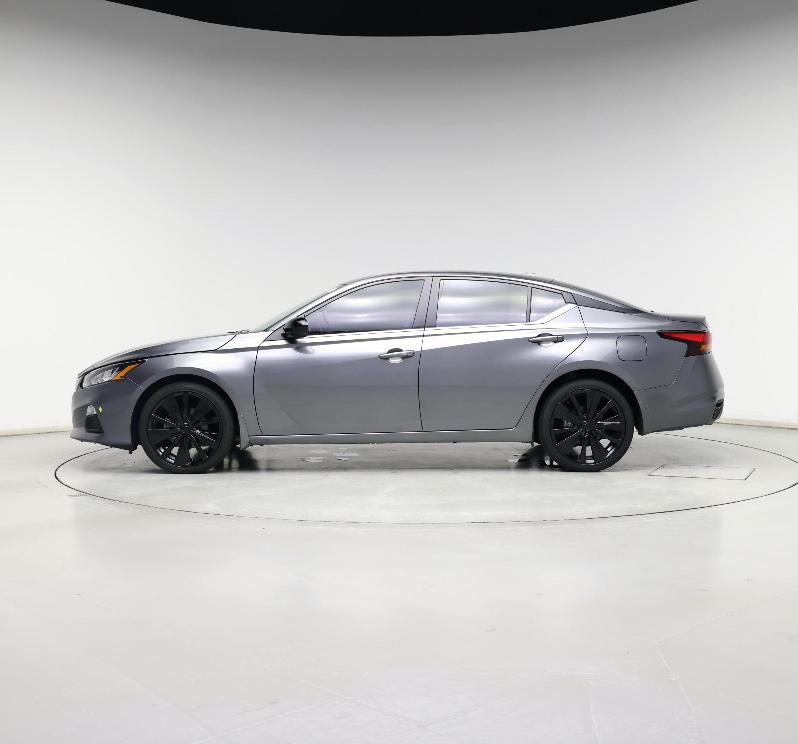 Thumbnail: 2022 Nissan Altima - 3