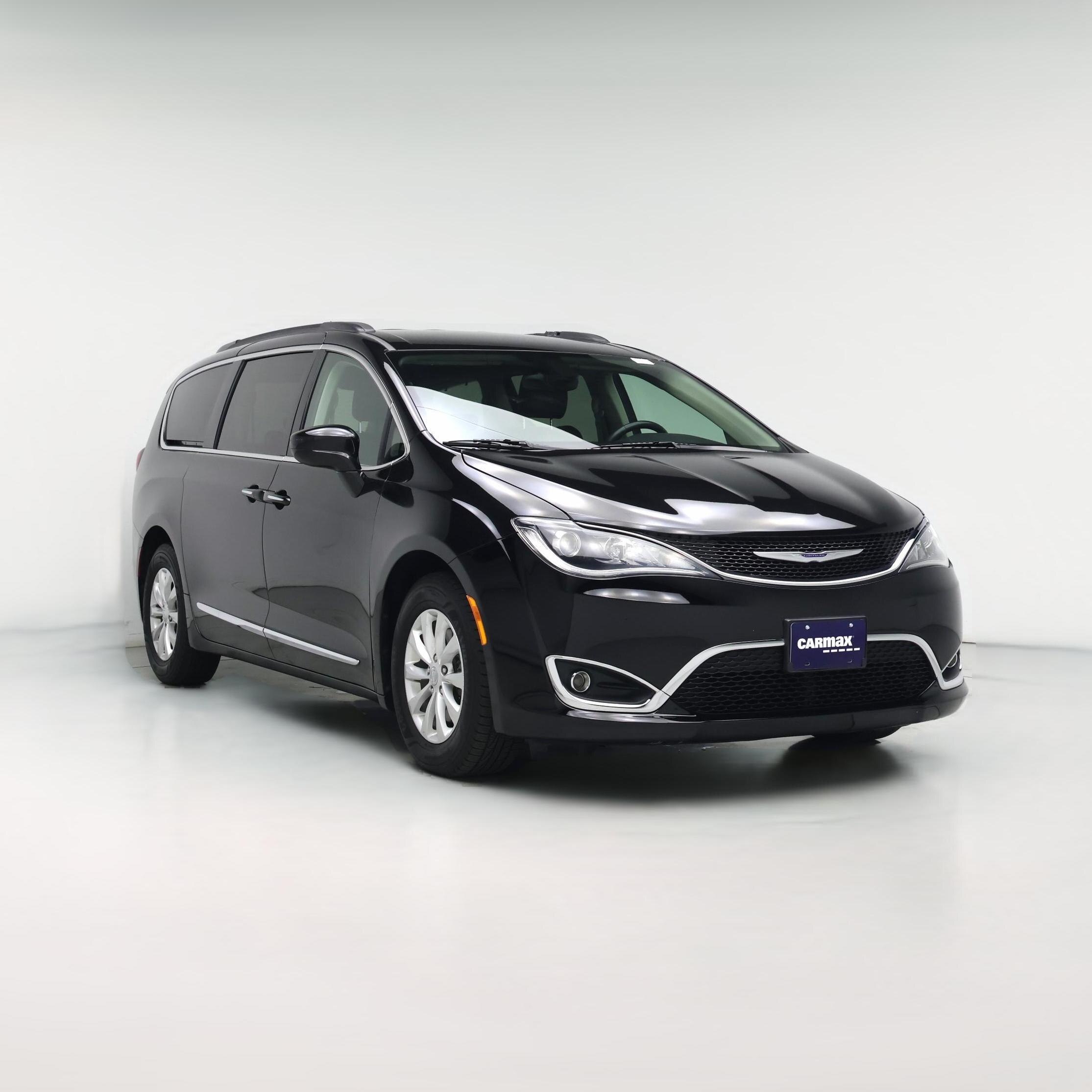 Thumbnail: 2017 Chrysler Pacifica - 1