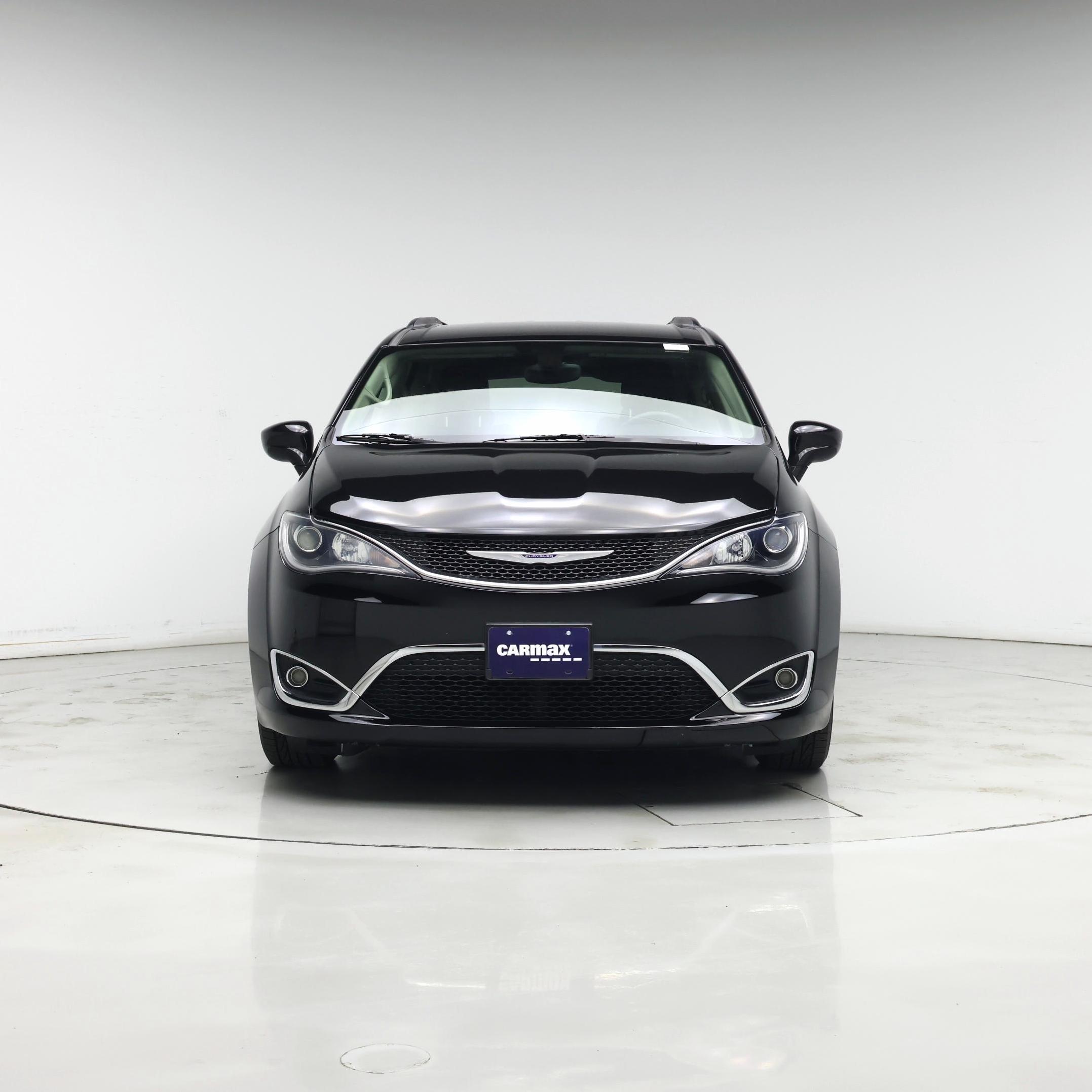 Thumbnail: 2017 Chrysler Pacifica - 5