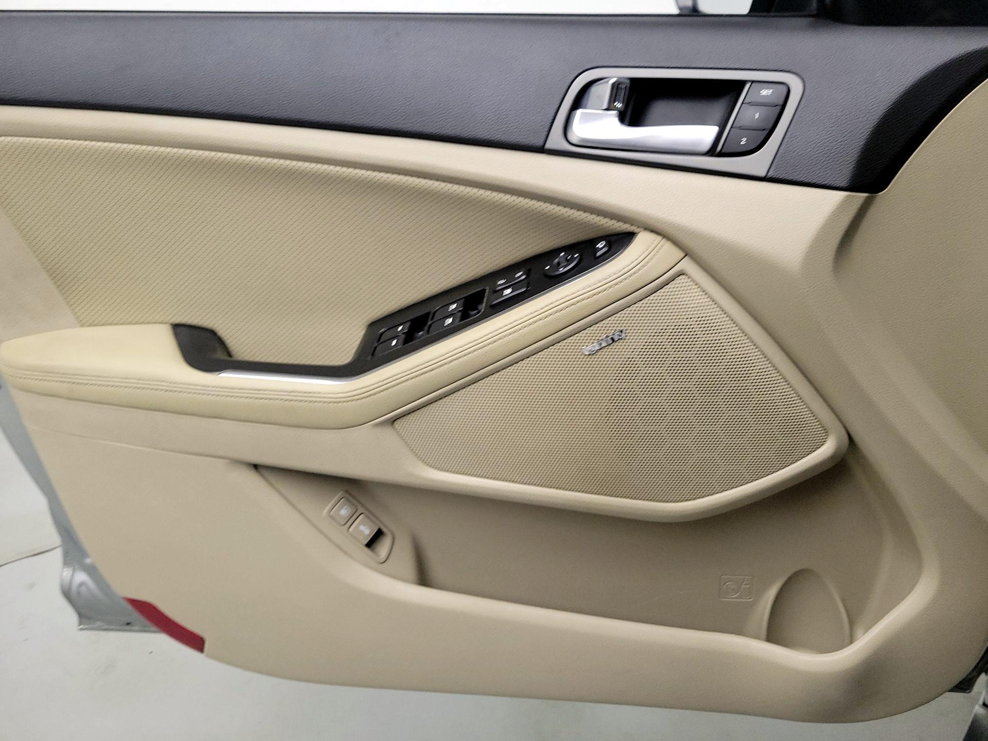 Thumbnail: 2015 Kia Optima - 12