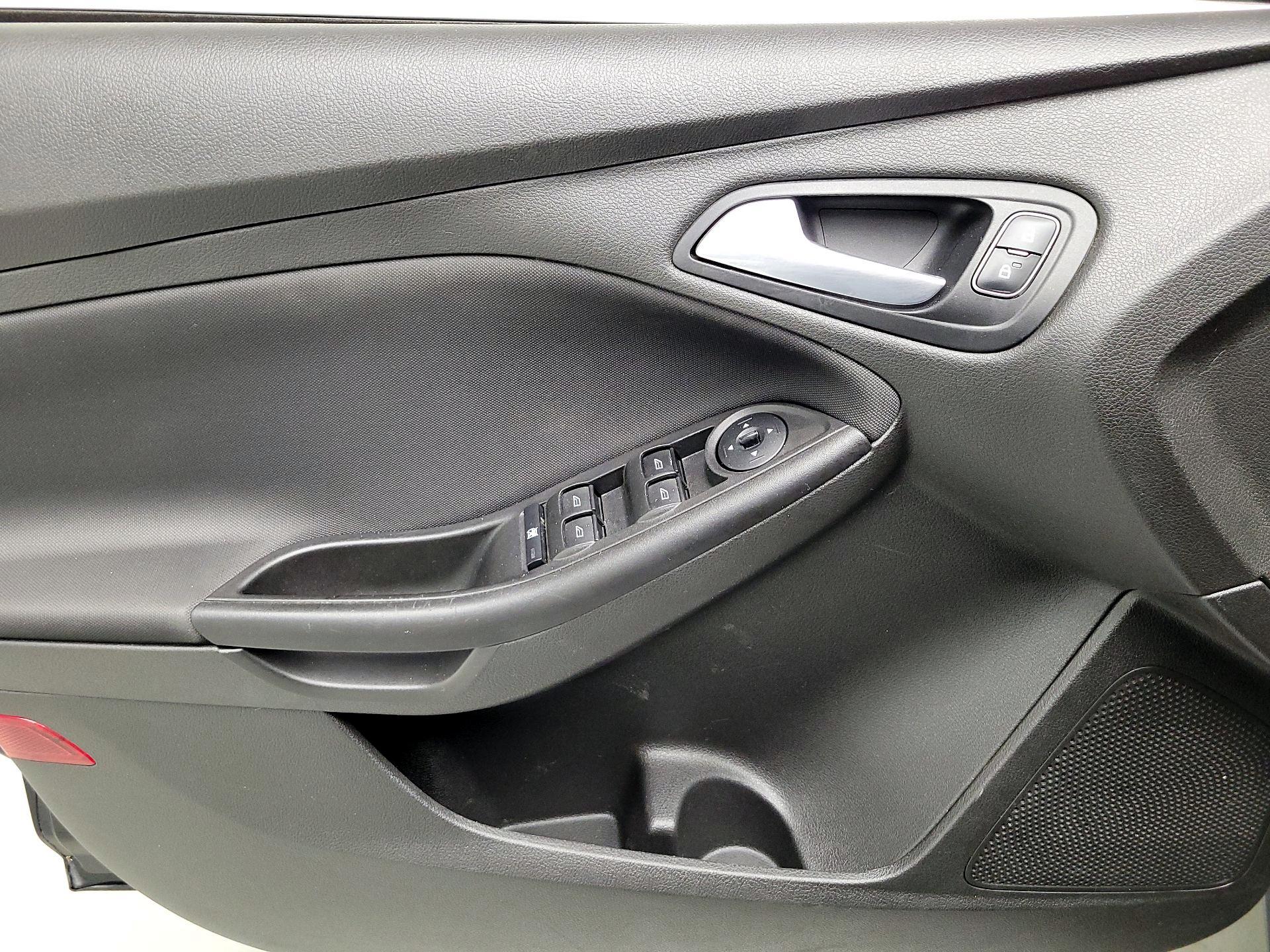 Thumbnail: 2018 Ford Focus - 12