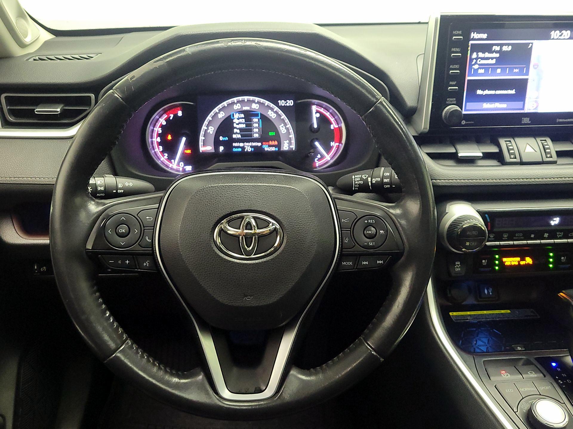 Thumbnail: 2019 Toyota RAV4 - 10