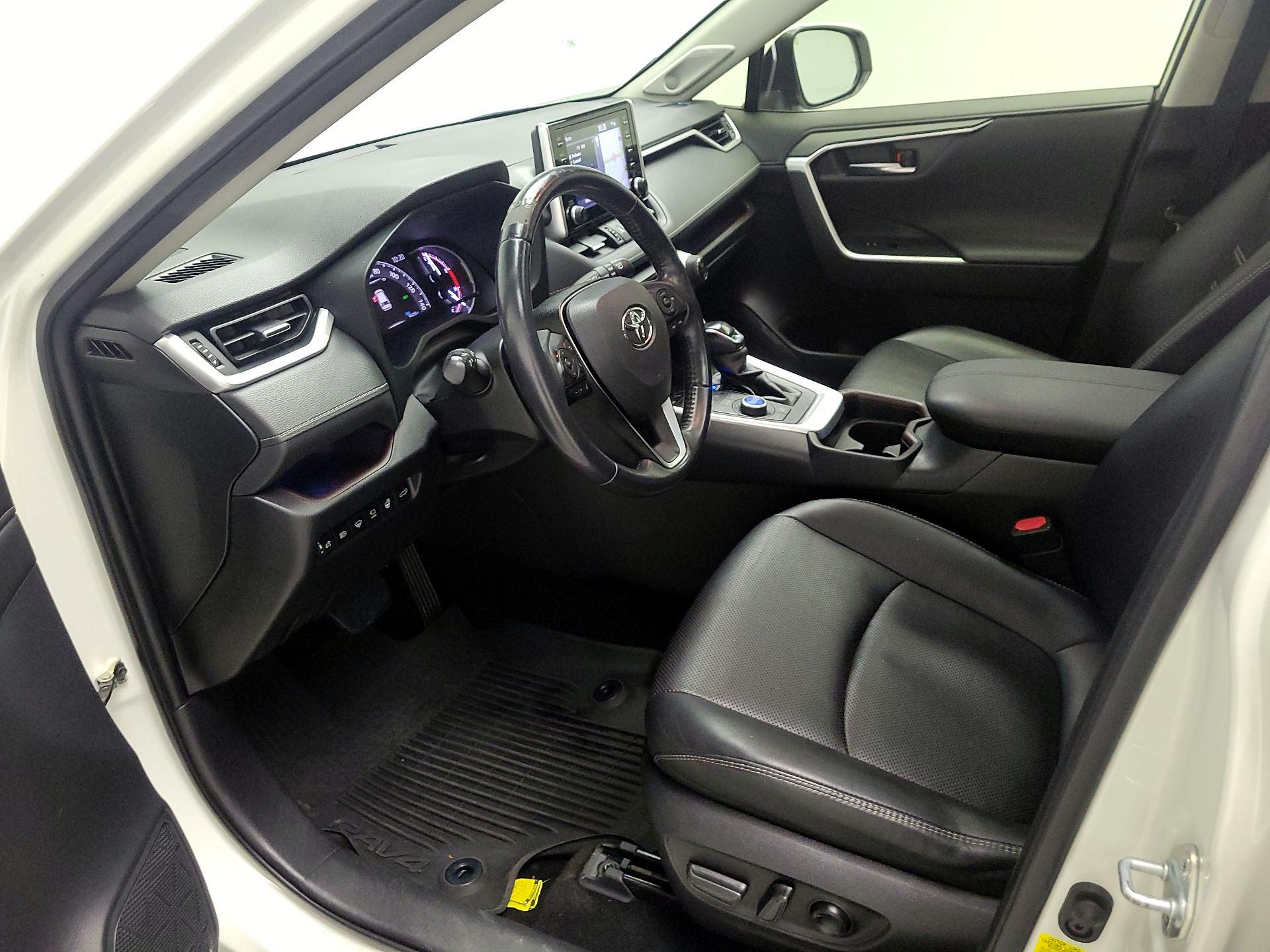 Thumbnail: 2019 Toyota RAV4 - 11