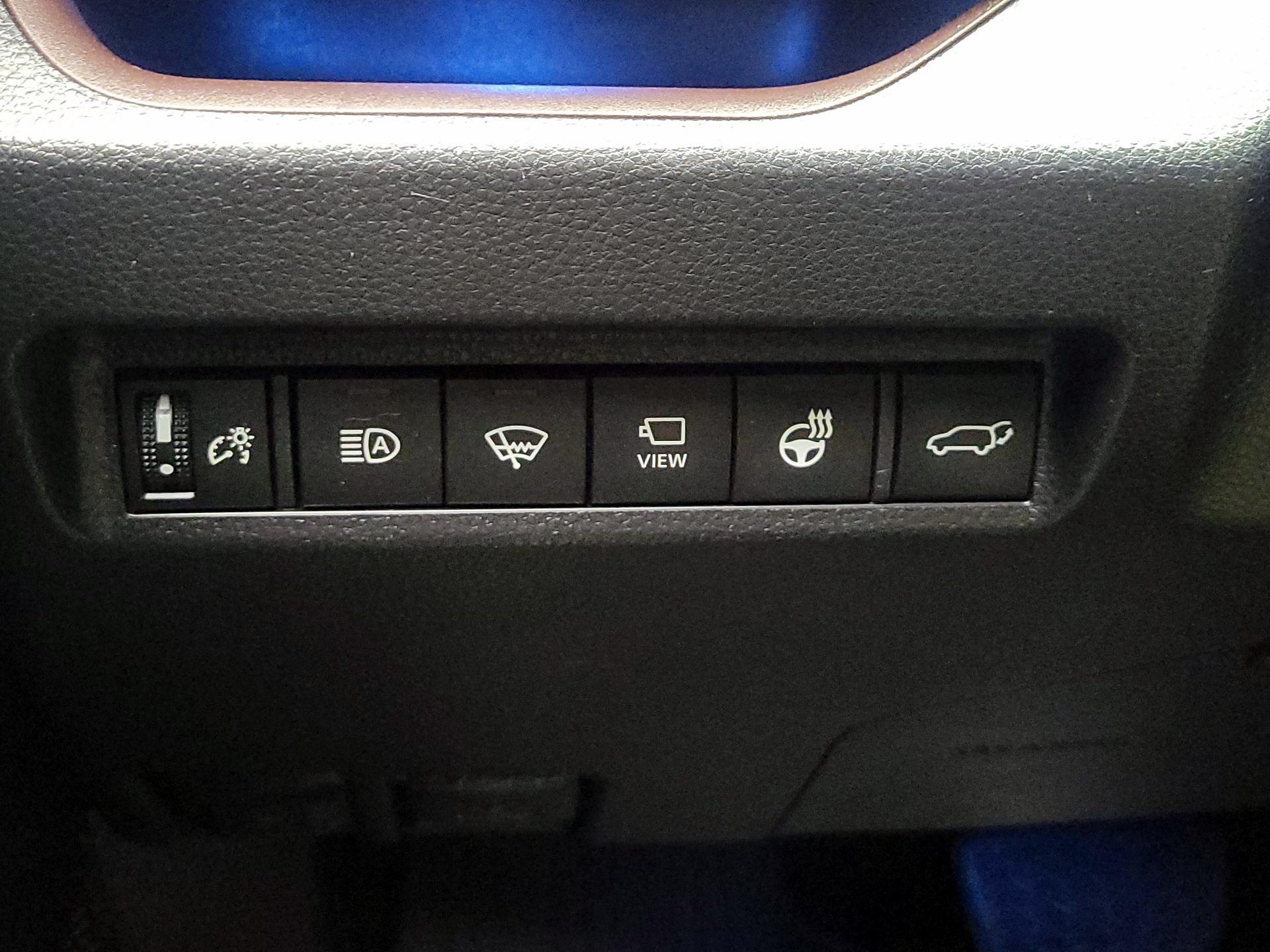 Thumbnail: 2019 Toyota RAV4 - 13
