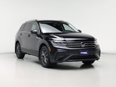 Black 2023 Volkswagen Tiguan SE