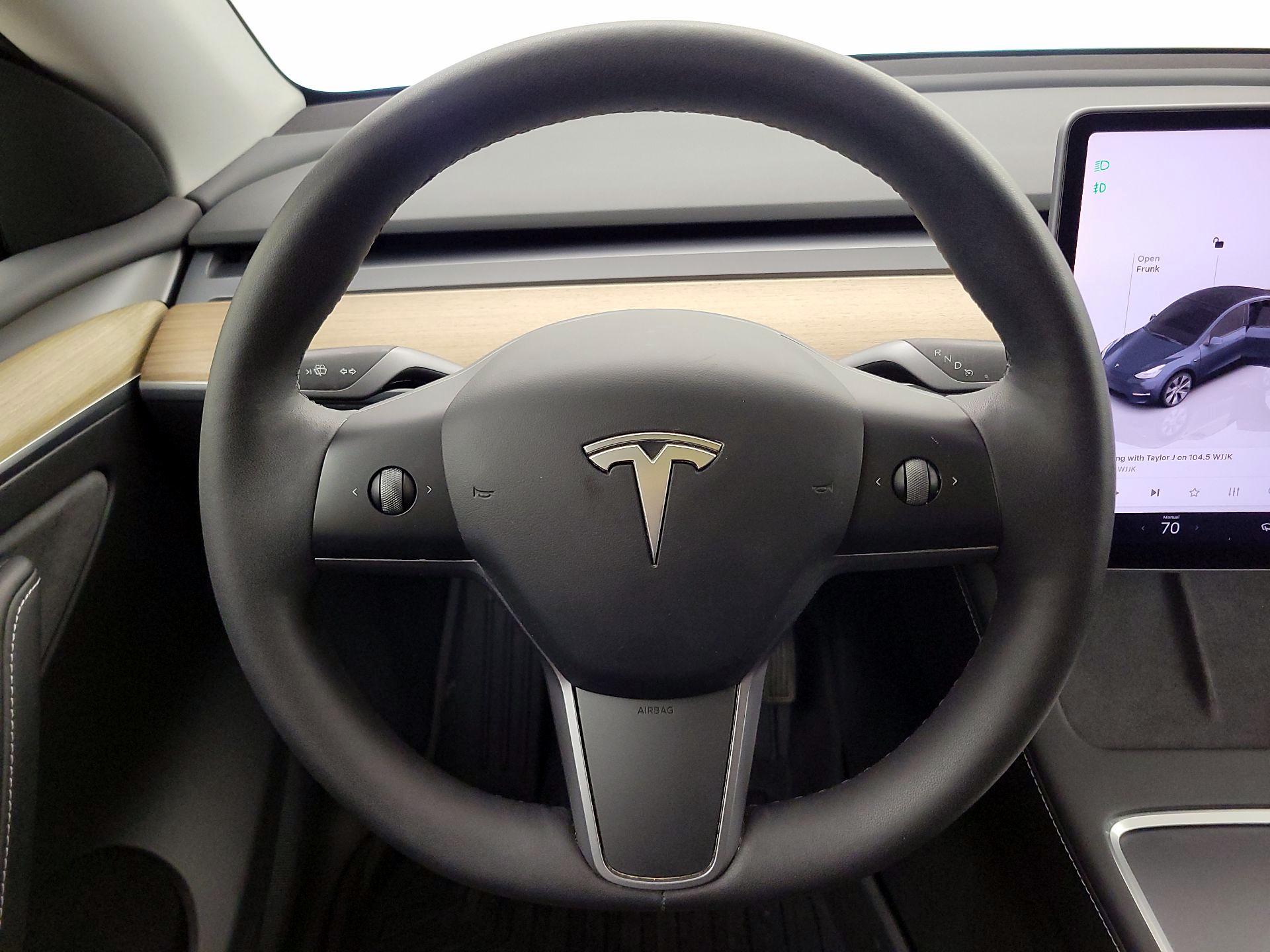 Thumbnail: 2023 Tesla Model Y - 10