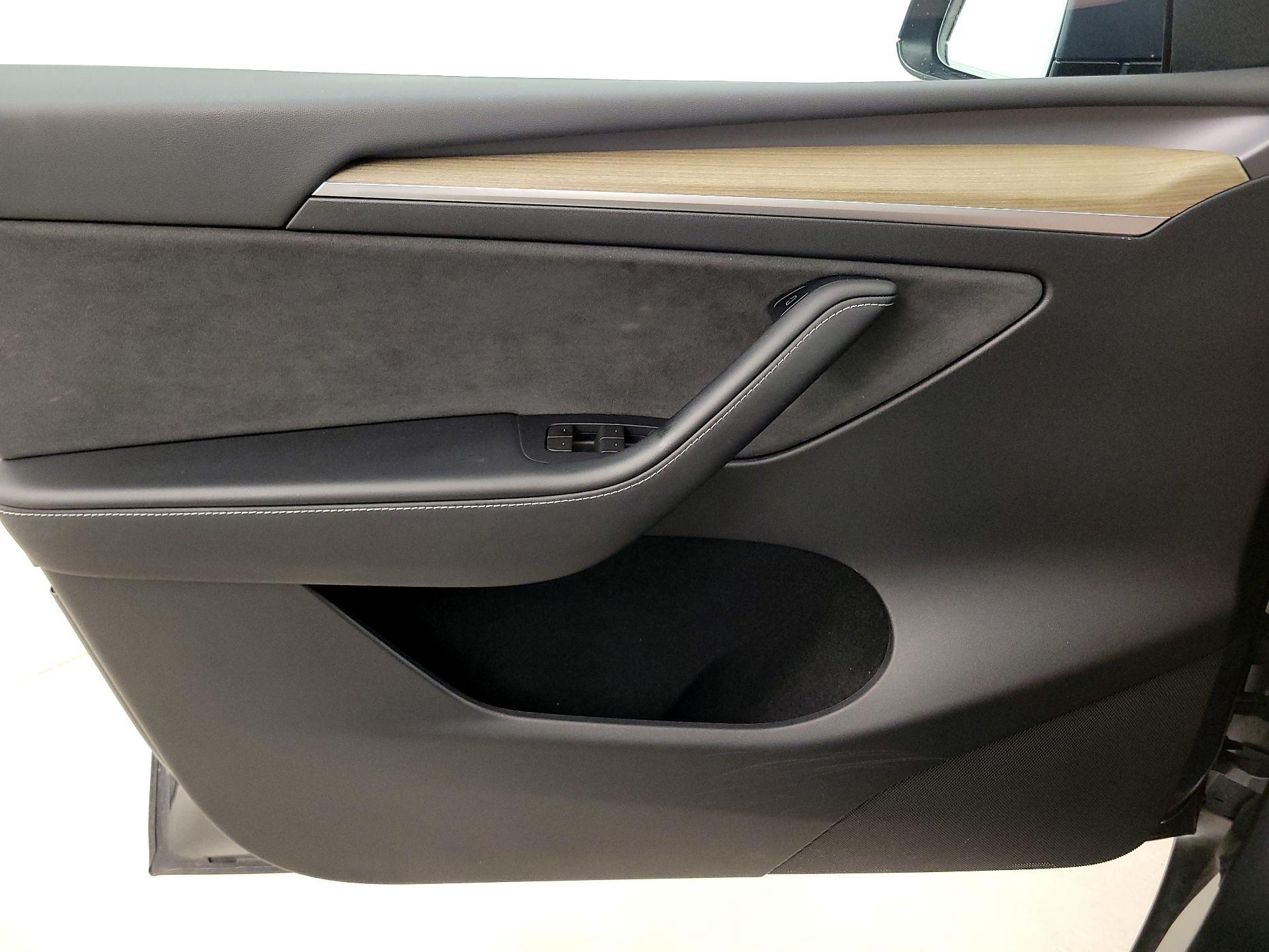Thumbnail: 2023 Tesla Model Y - 12