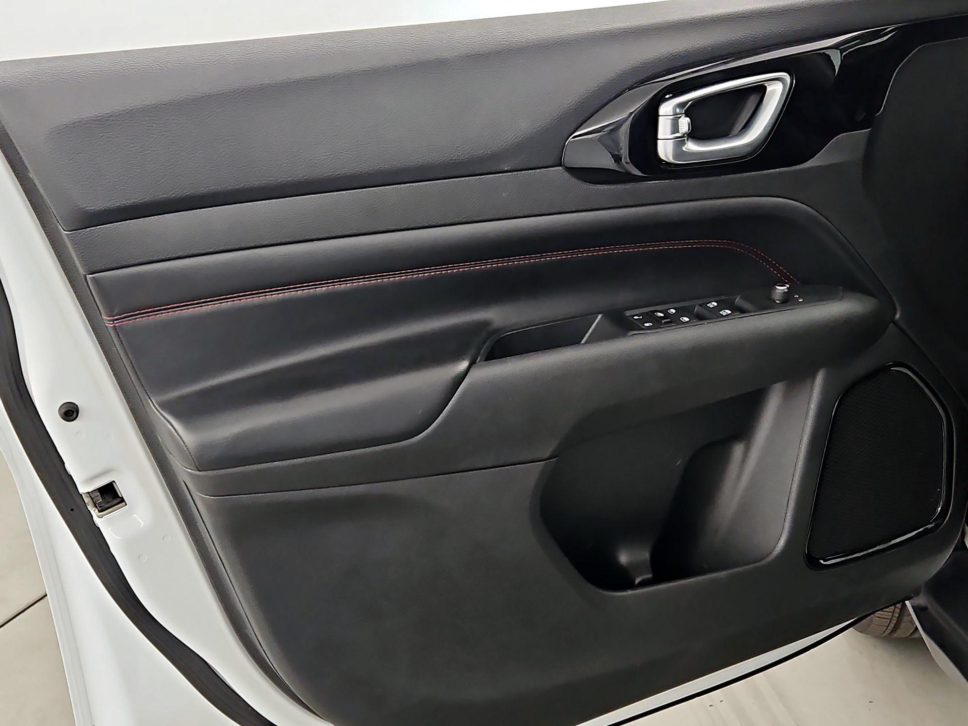 Thumbnail: 2022 Jeep Compass - 12