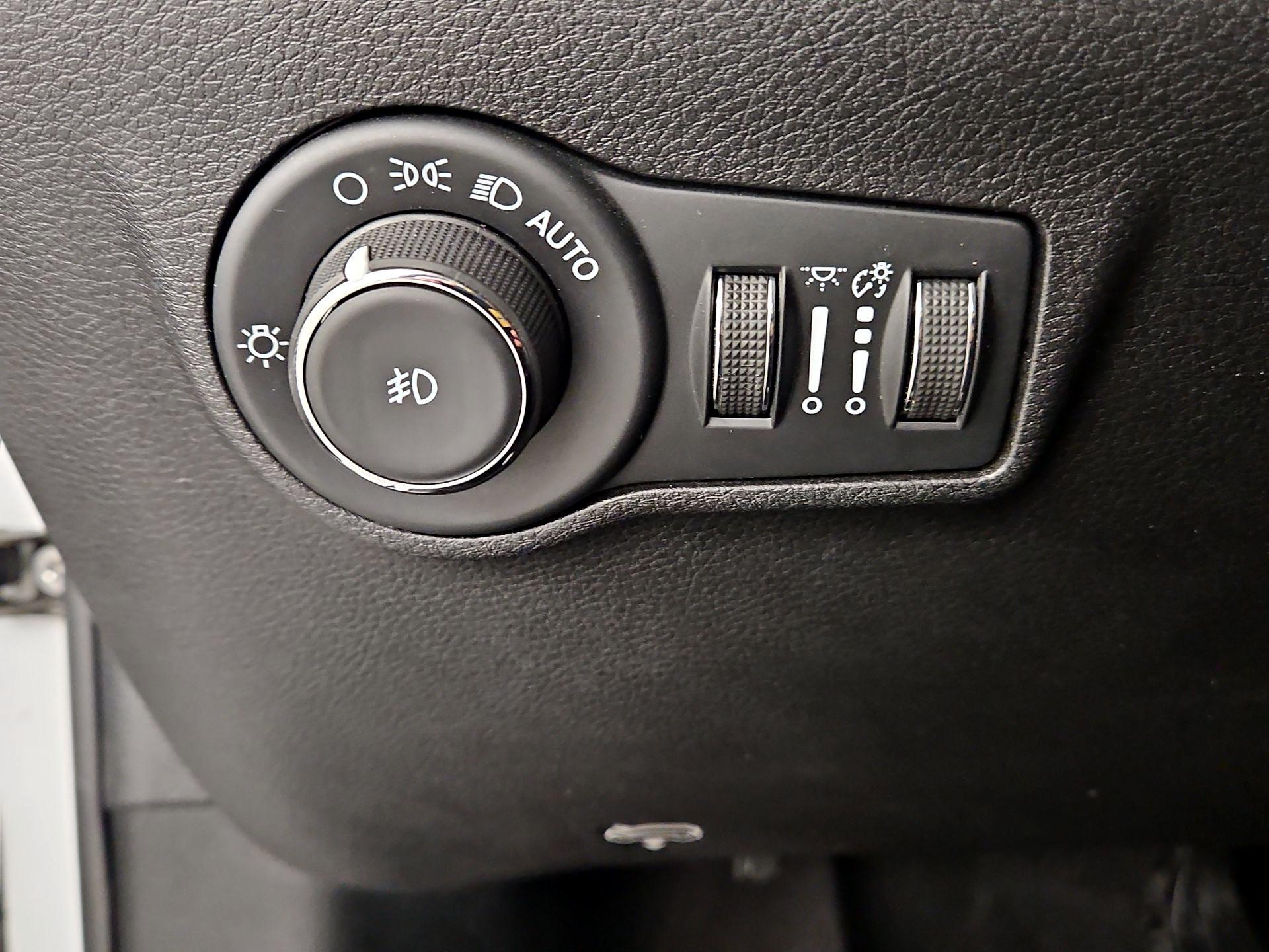 Thumbnail: 2022 Jeep Compass - 13