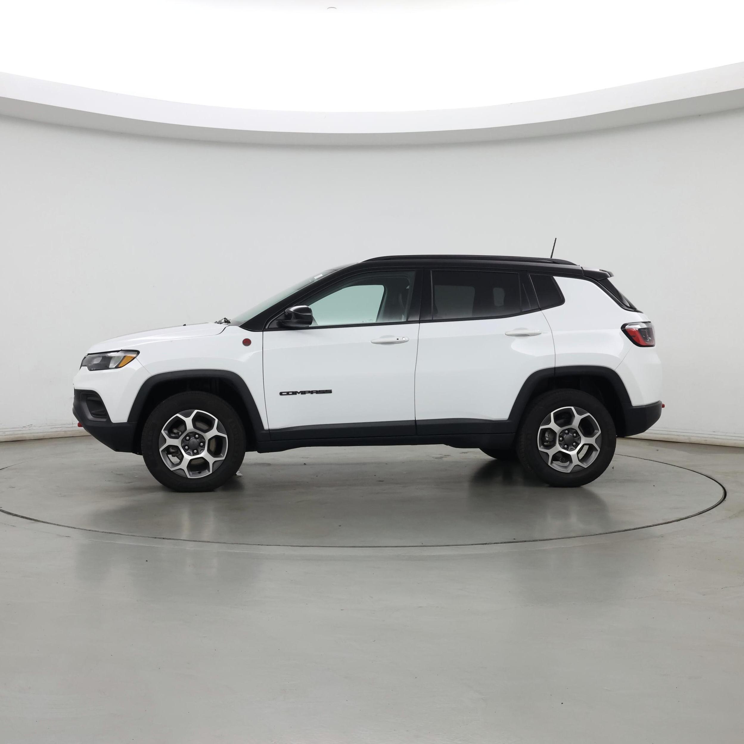 Thumbnail: 2022 Jeep Compass - 3