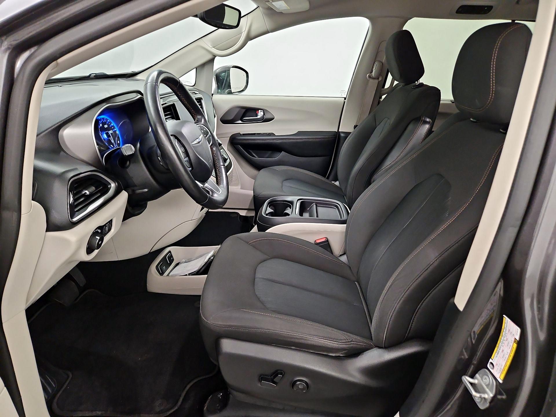 Thumbnail: 2020 Chrysler Pacifica - 11