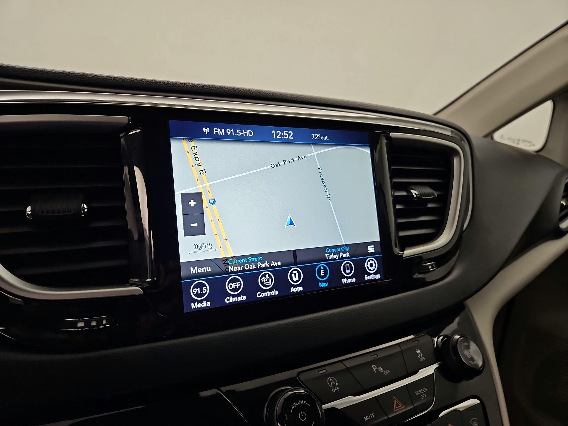Thumbnail: 2020 Chrysler Pacifica - 14