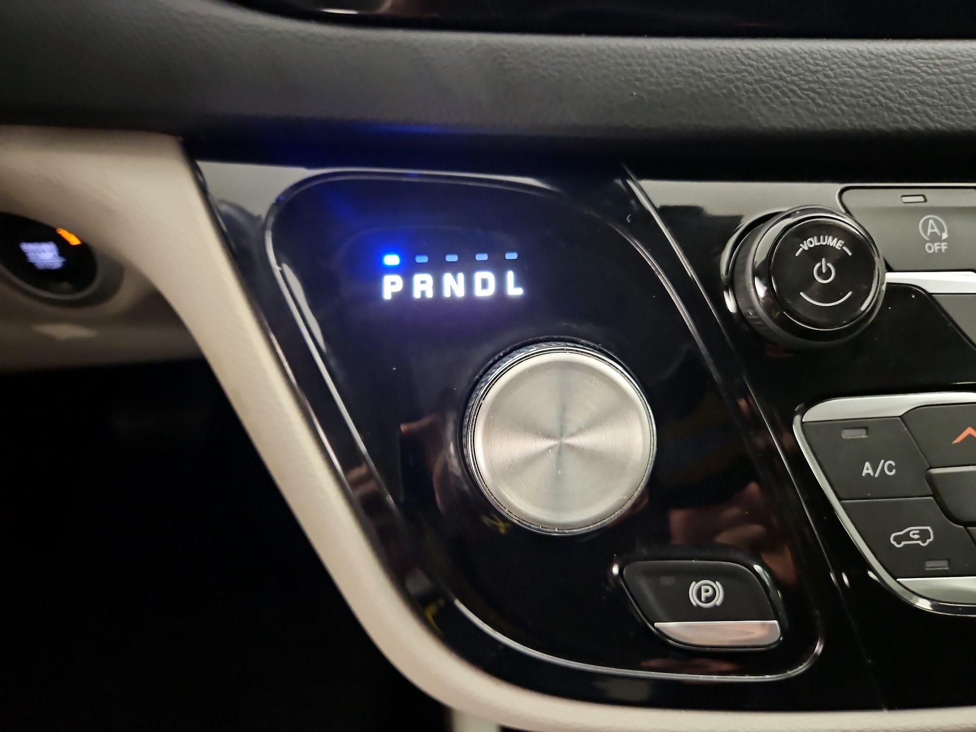 Thumbnail: 2020 Chrysler Pacifica - 18