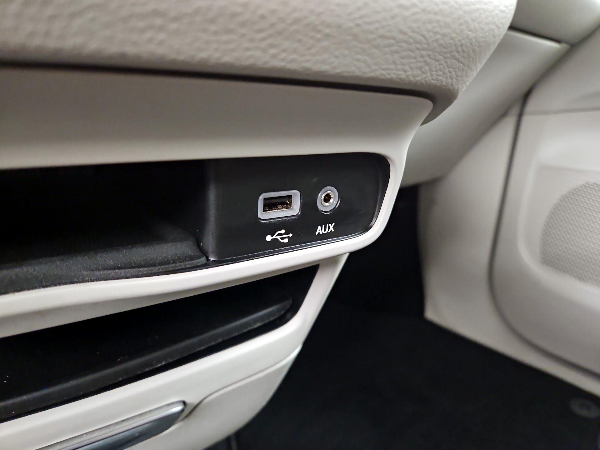Thumbnail: 2020 Chrysler Pacifica - 19