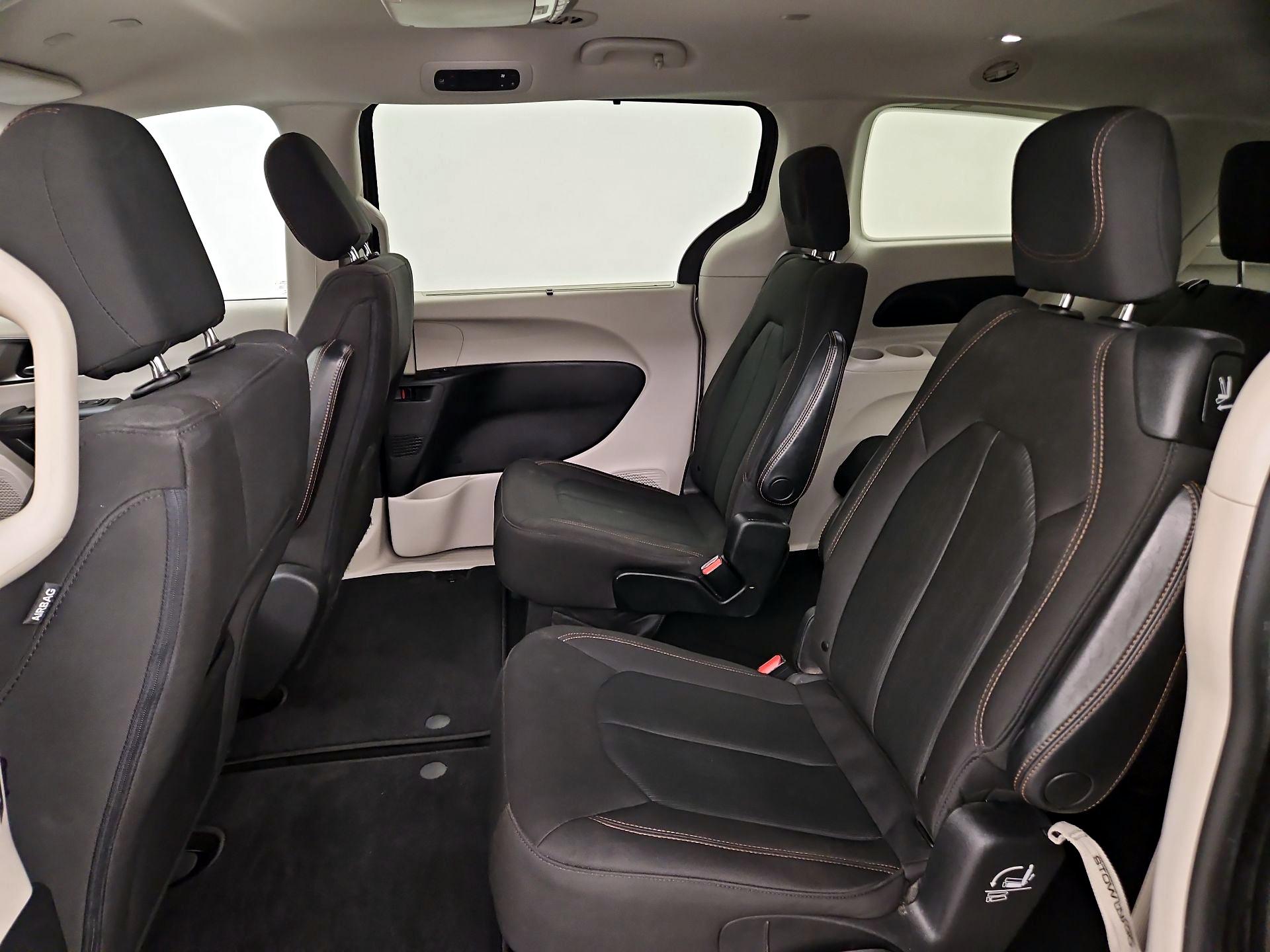 Thumbnail: 2020 Chrysler Pacifica - 20