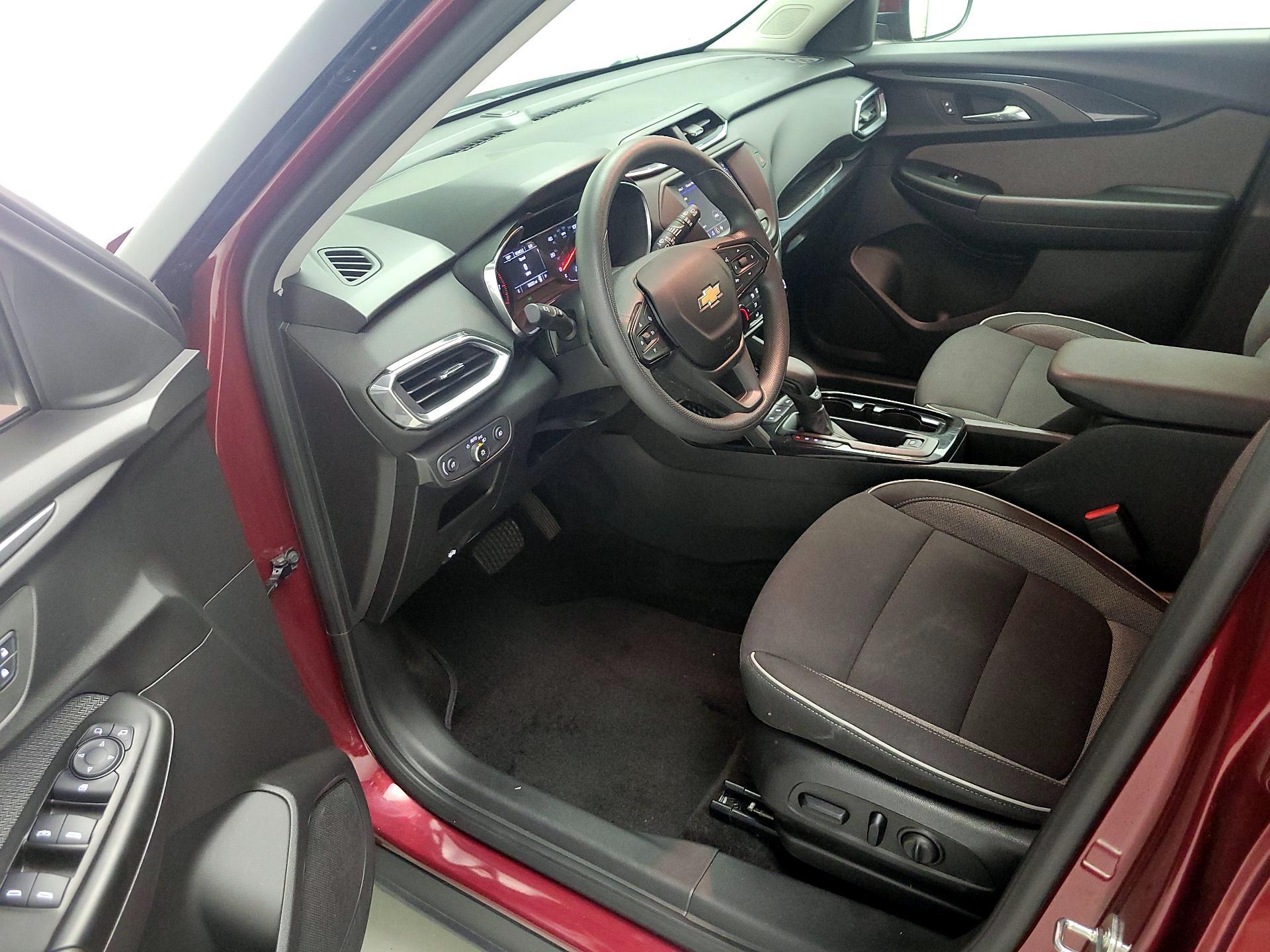 Thumbnail: 2023 Chevrolet TrailBlazer - 11