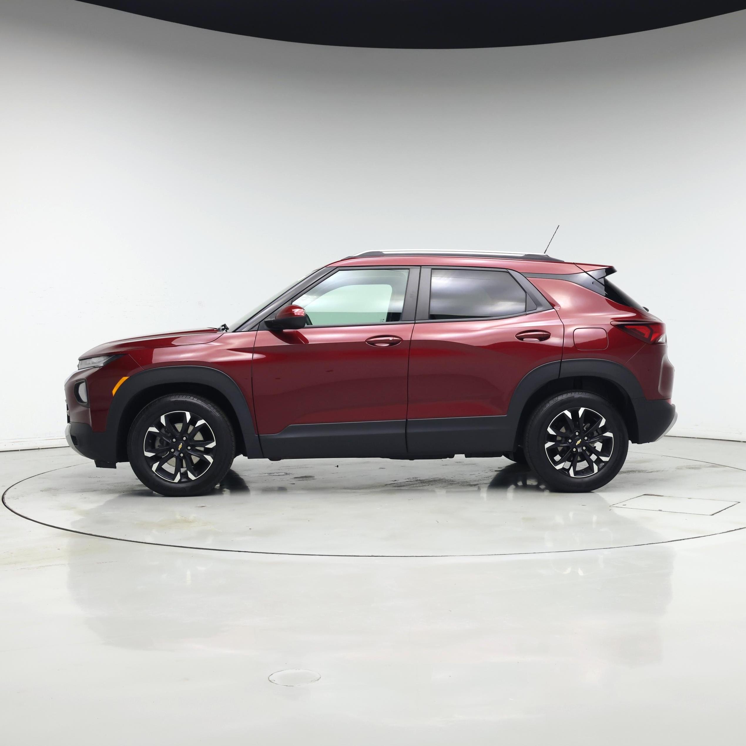 Thumbnail: 2023 Chevrolet TrailBlazer - 3