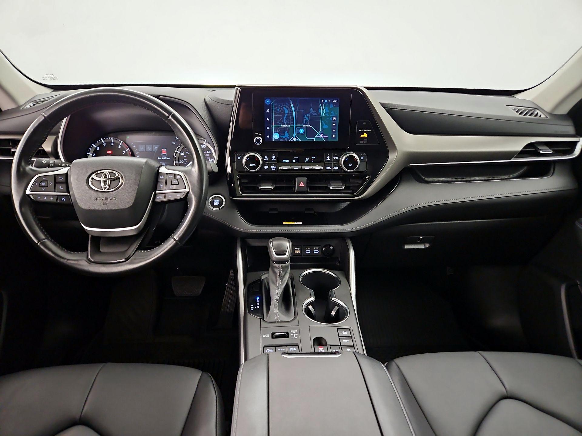 Thumbnail: 2023 Toyota Highlander - 9