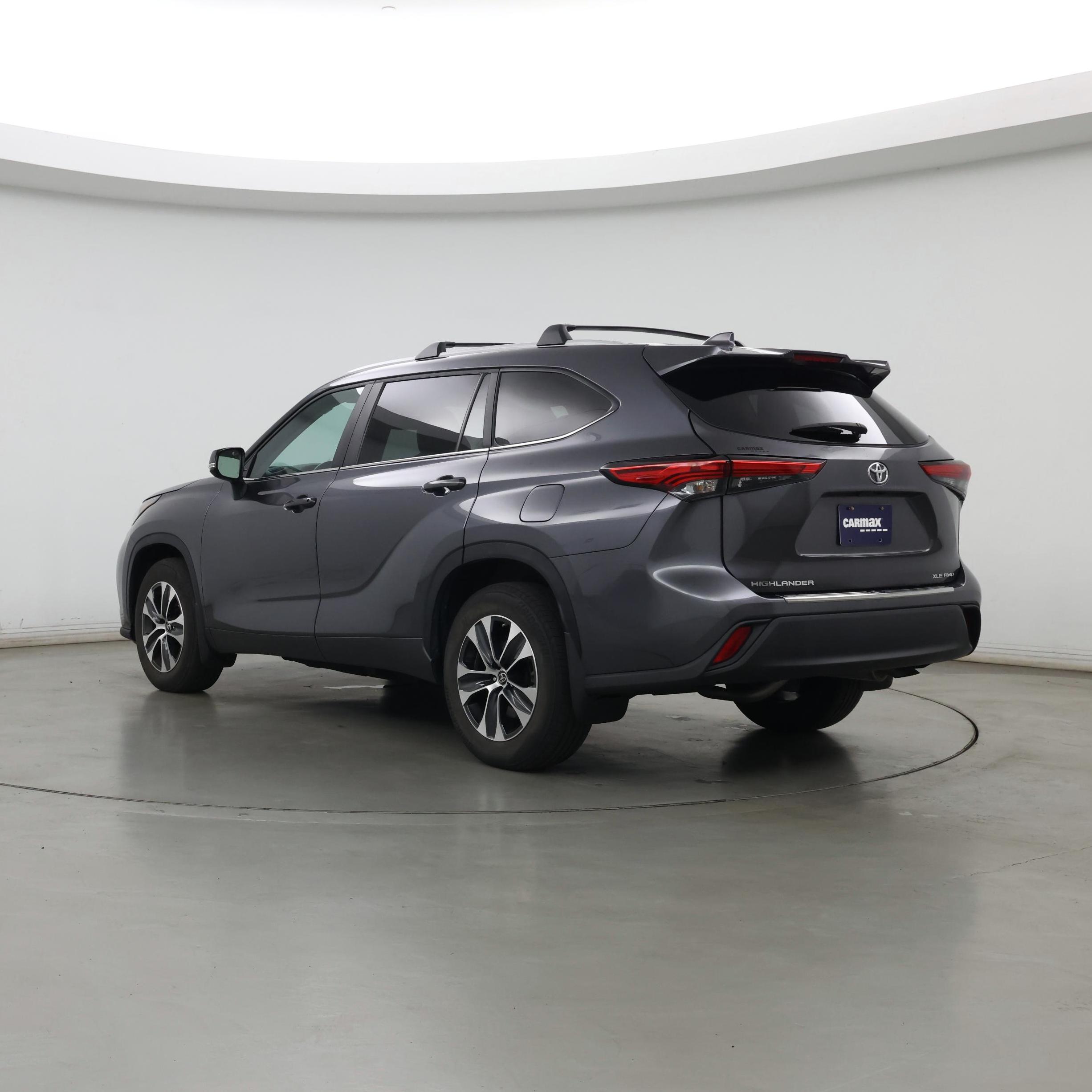 Thumbnail: 2023 Toyota Highlander - 2