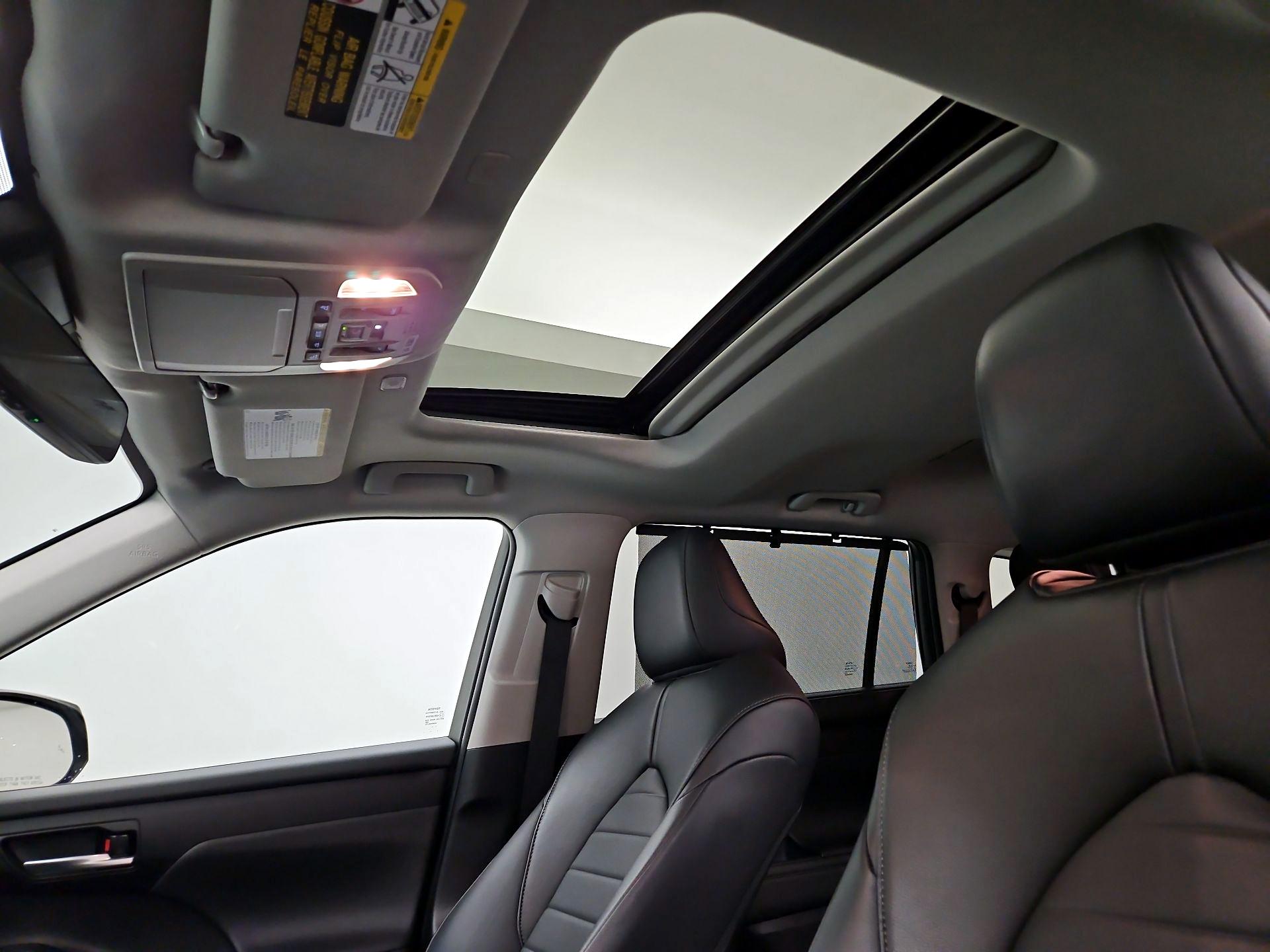Thumbnail: 2023 Toyota Highlander - 20
