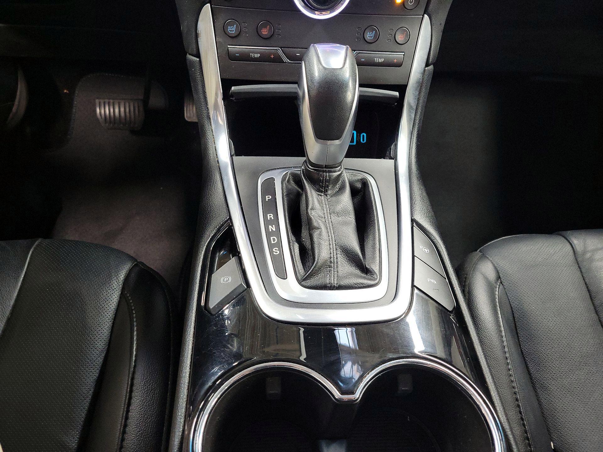 Thumbnail: 2015 Ford Edge - 18