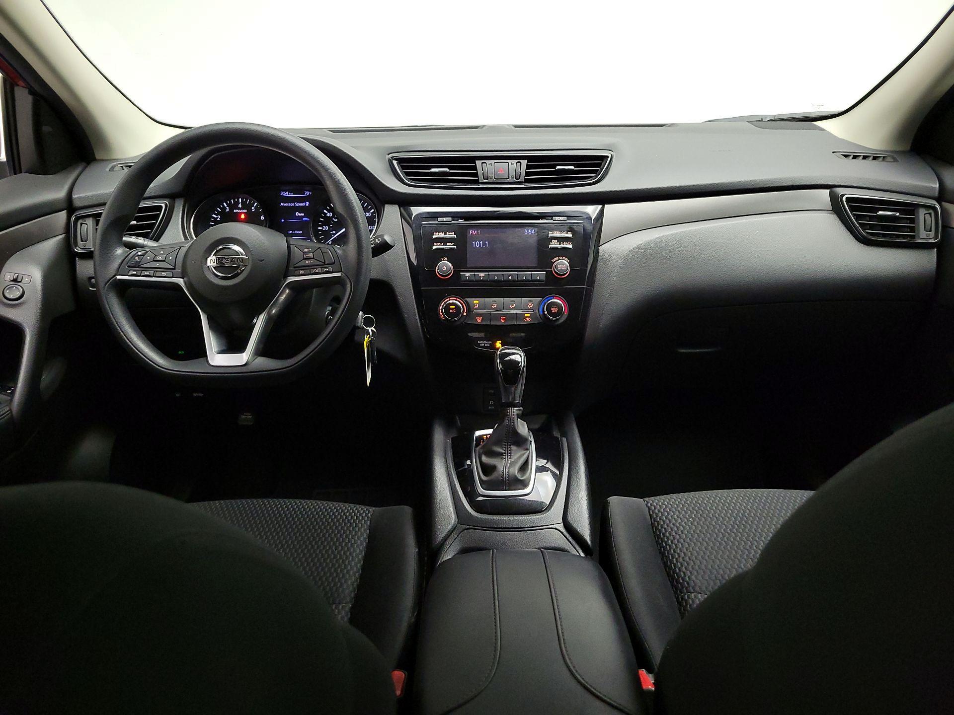 Thumbnail: 2018 Nissan Rogue Sport - 9
