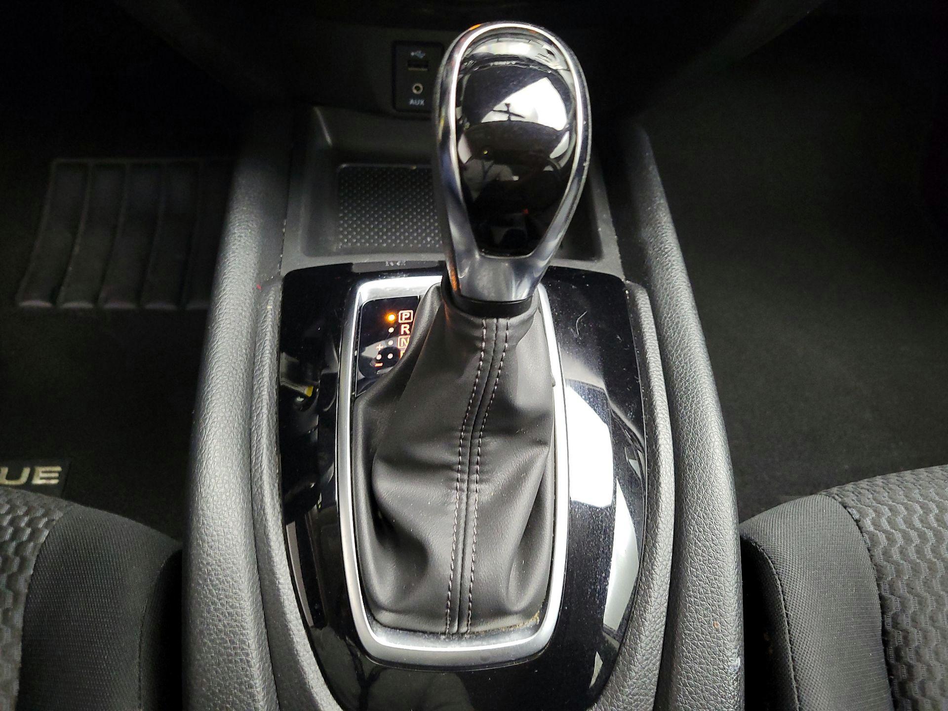 Thumbnail: 2018 Nissan Rogue Sport - 16