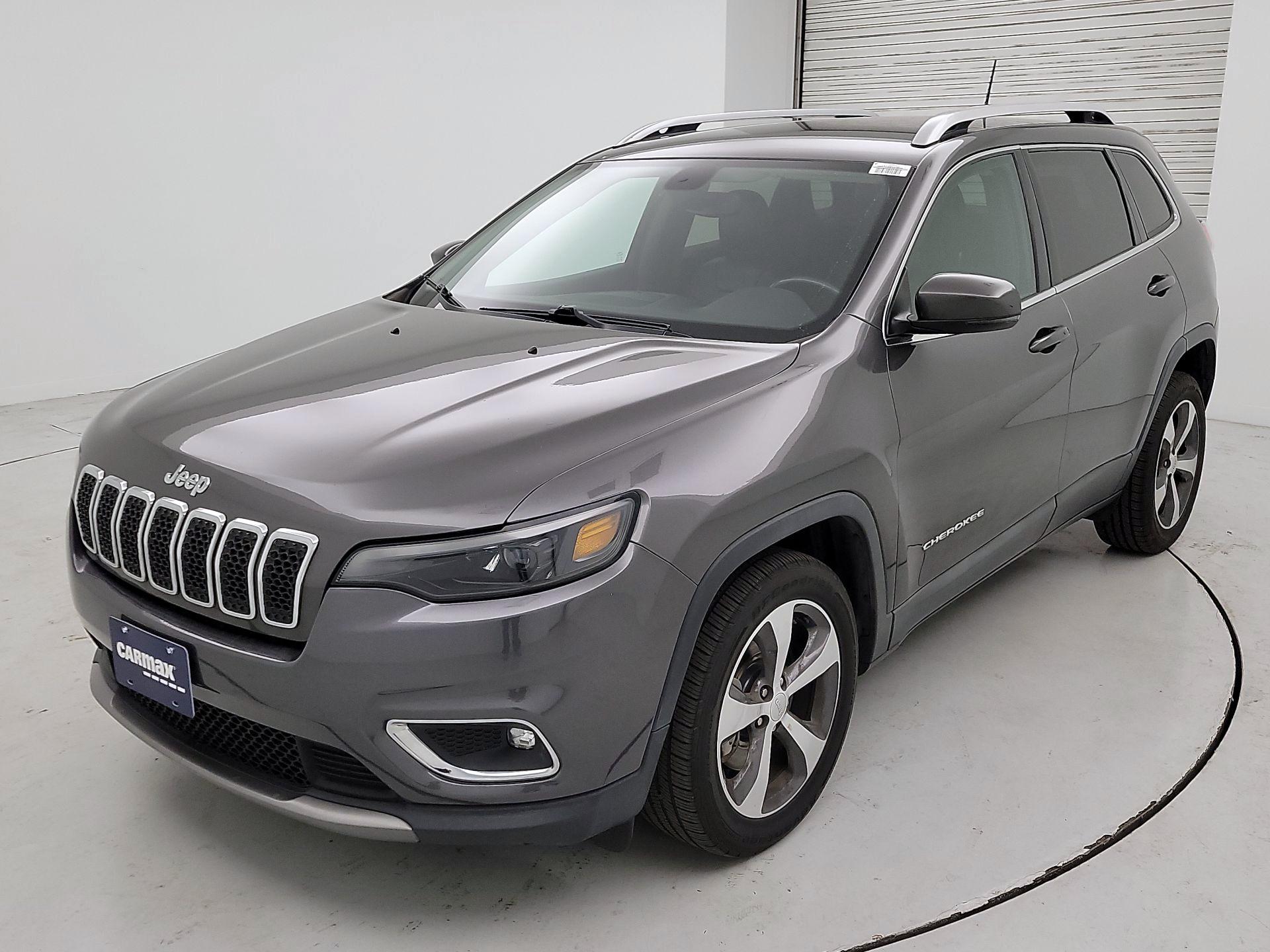 Thumbnail: 2019 Jeep Cherokee - 3
