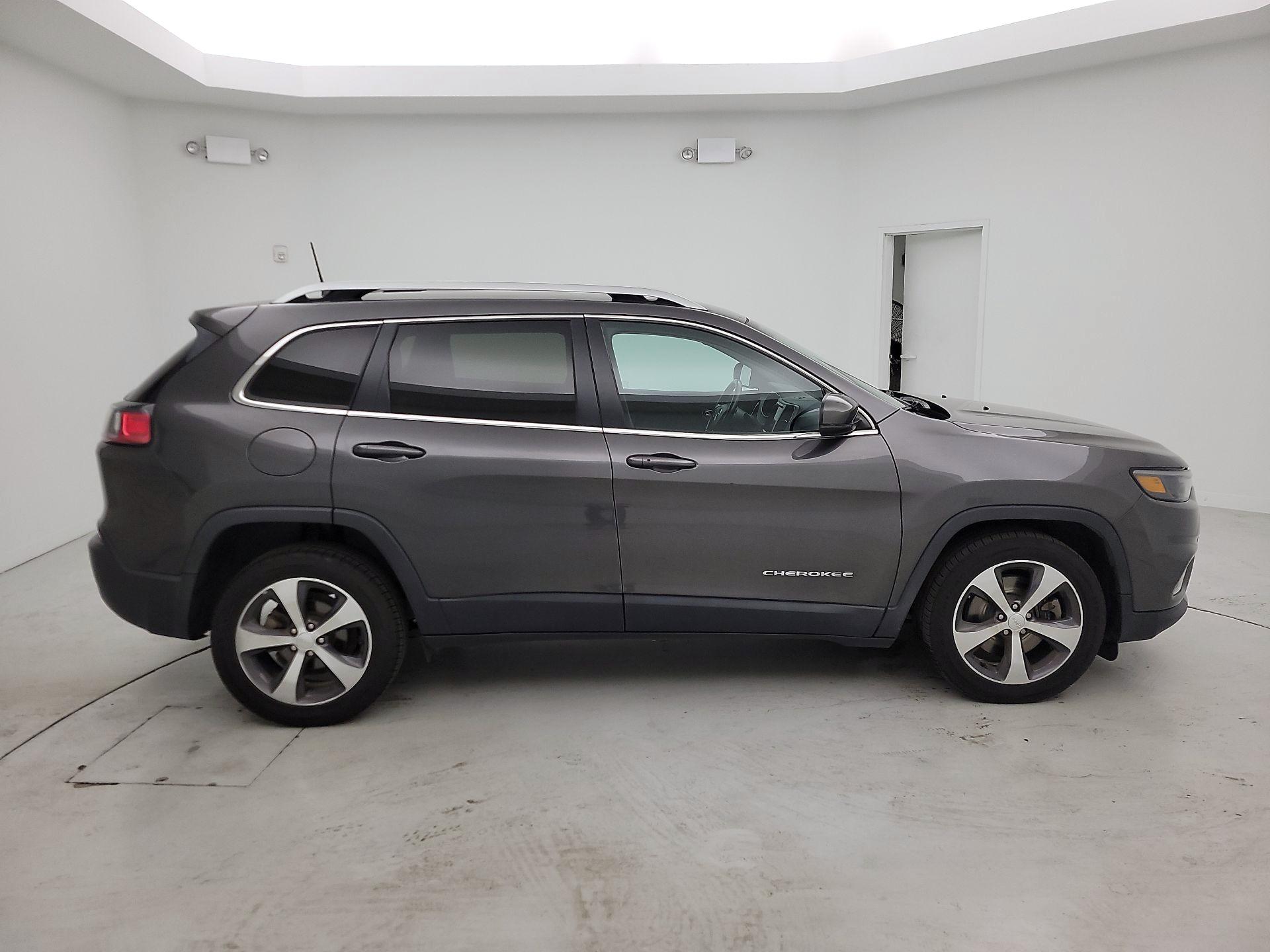 Thumbnail: 2019 Jeep Cherokee - 4
