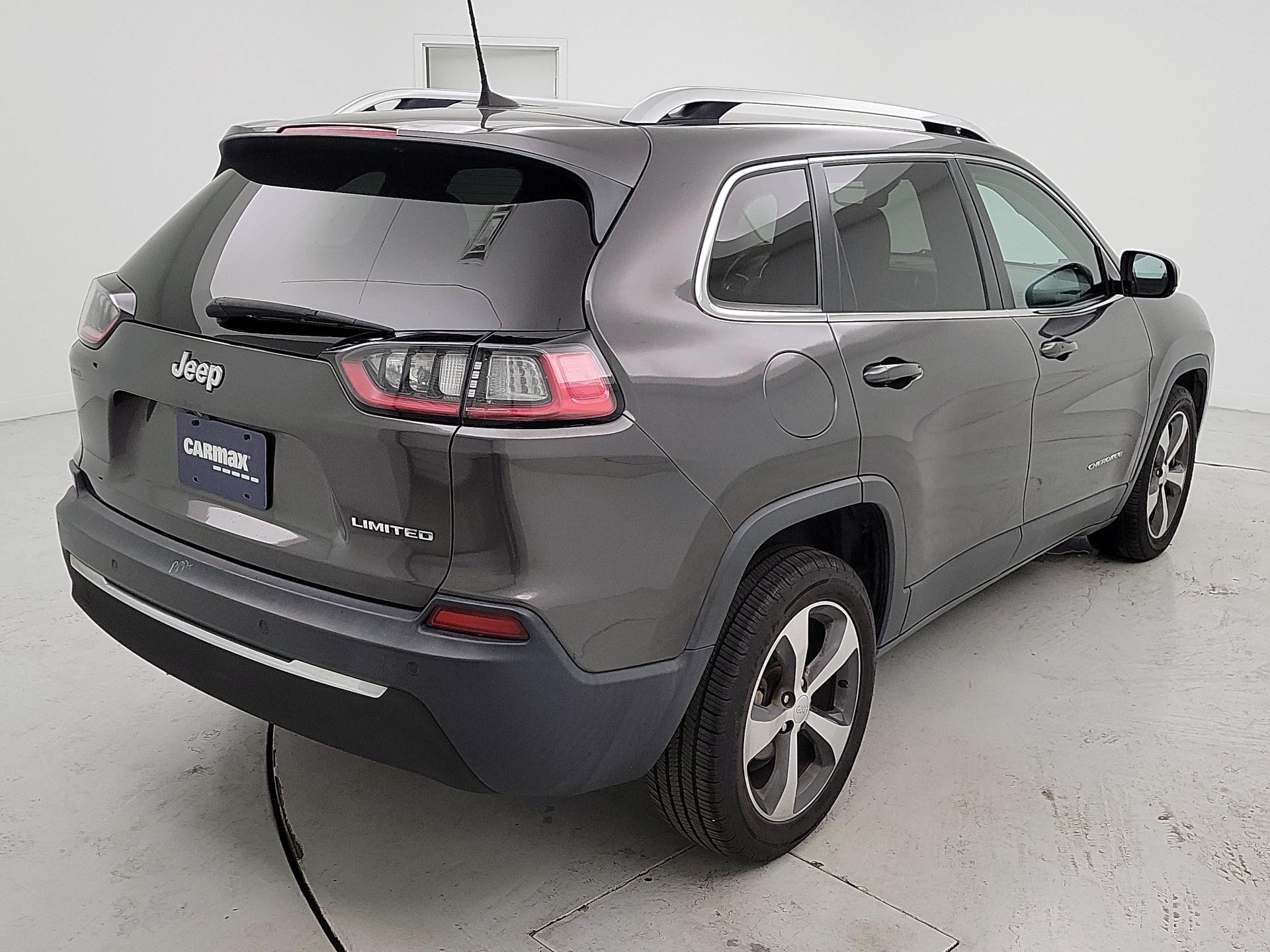 Thumbnail: 2019 Jeep Cherokee - 5