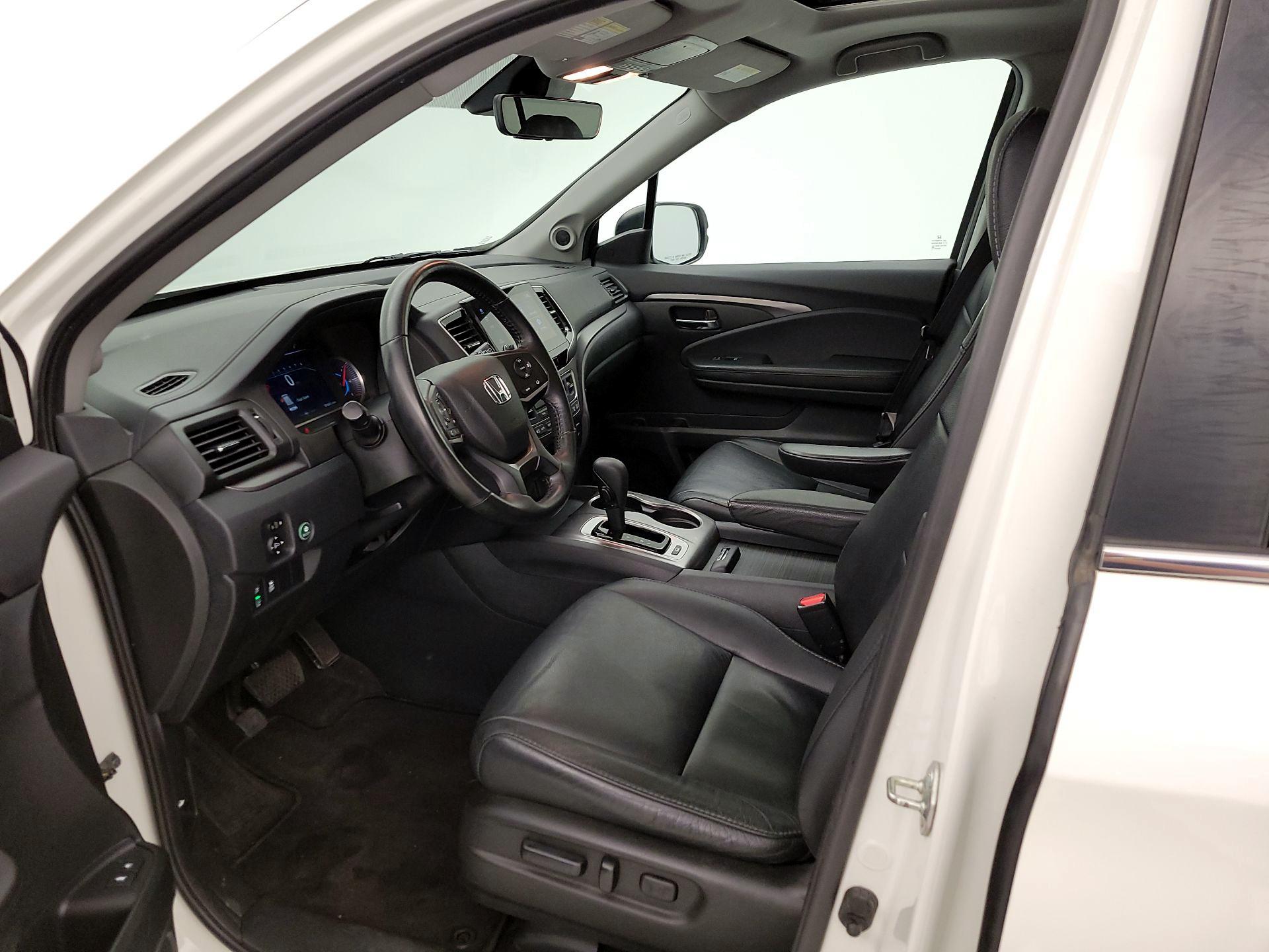 Thumbnail: 2019 Honda Pilot - 11