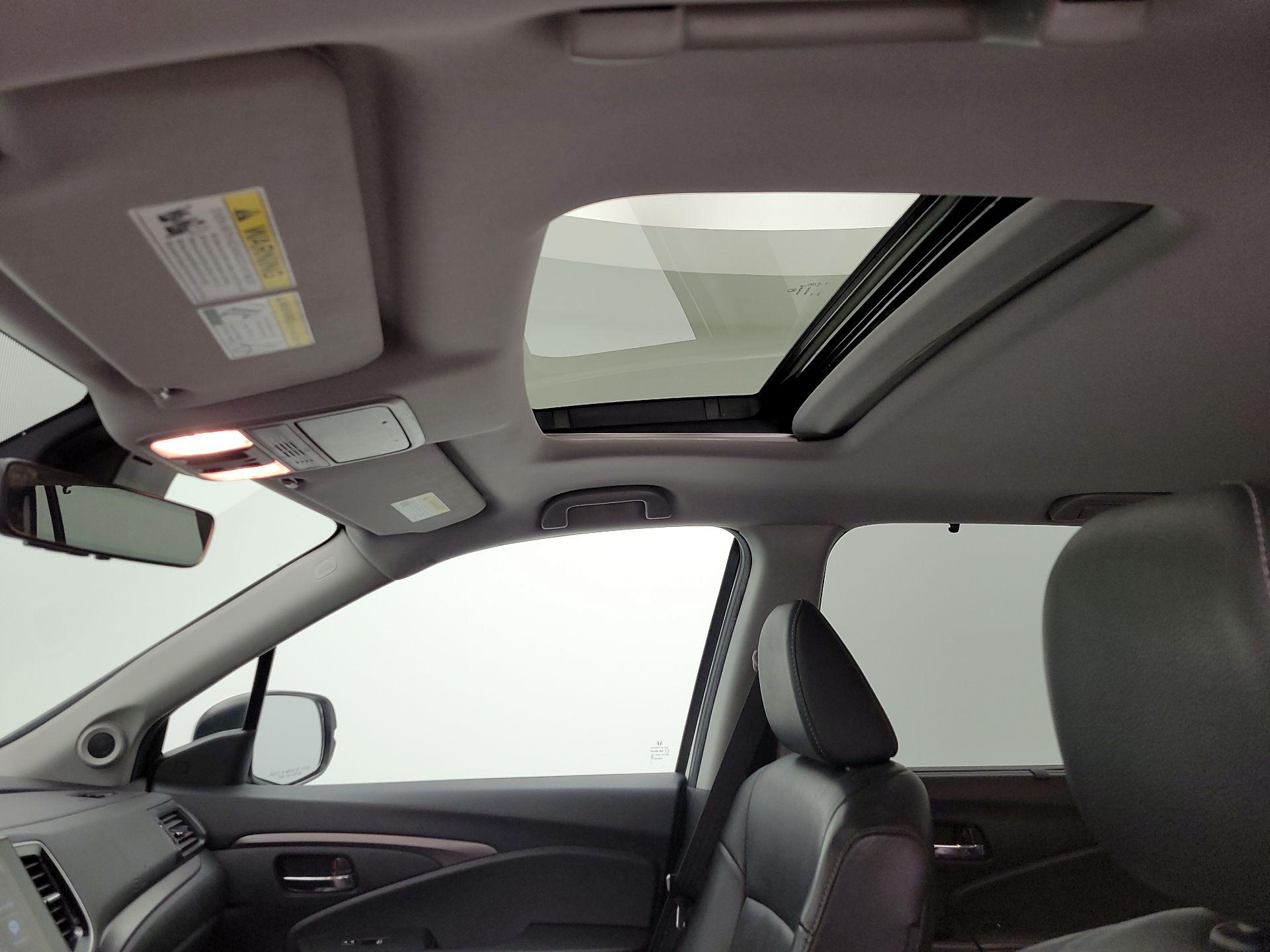 Thumbnail: 2019 Honda Pilot - 19