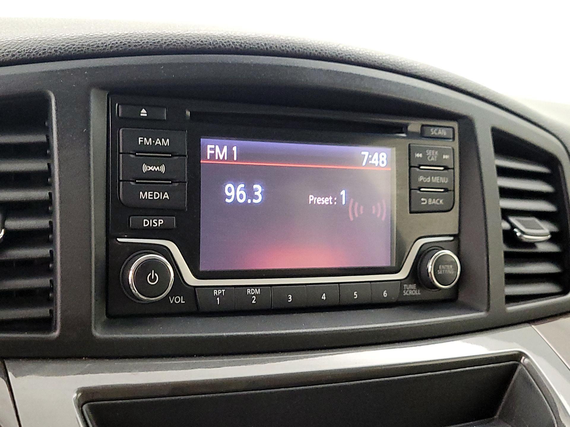 Thumbnail: 2016 Nissan Quest - 15