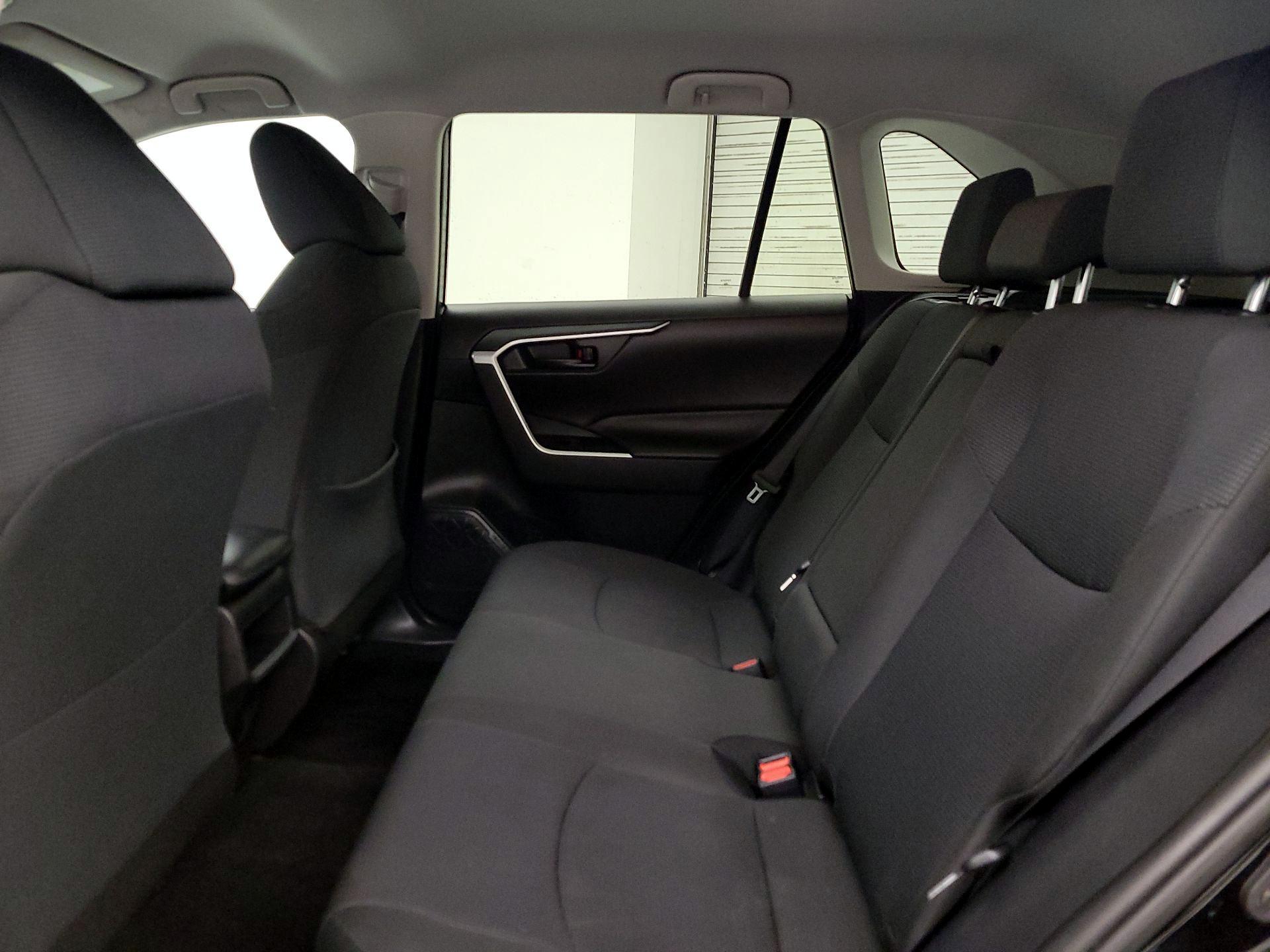 Thumbnail: 2021 Toyota RAV4 - 19