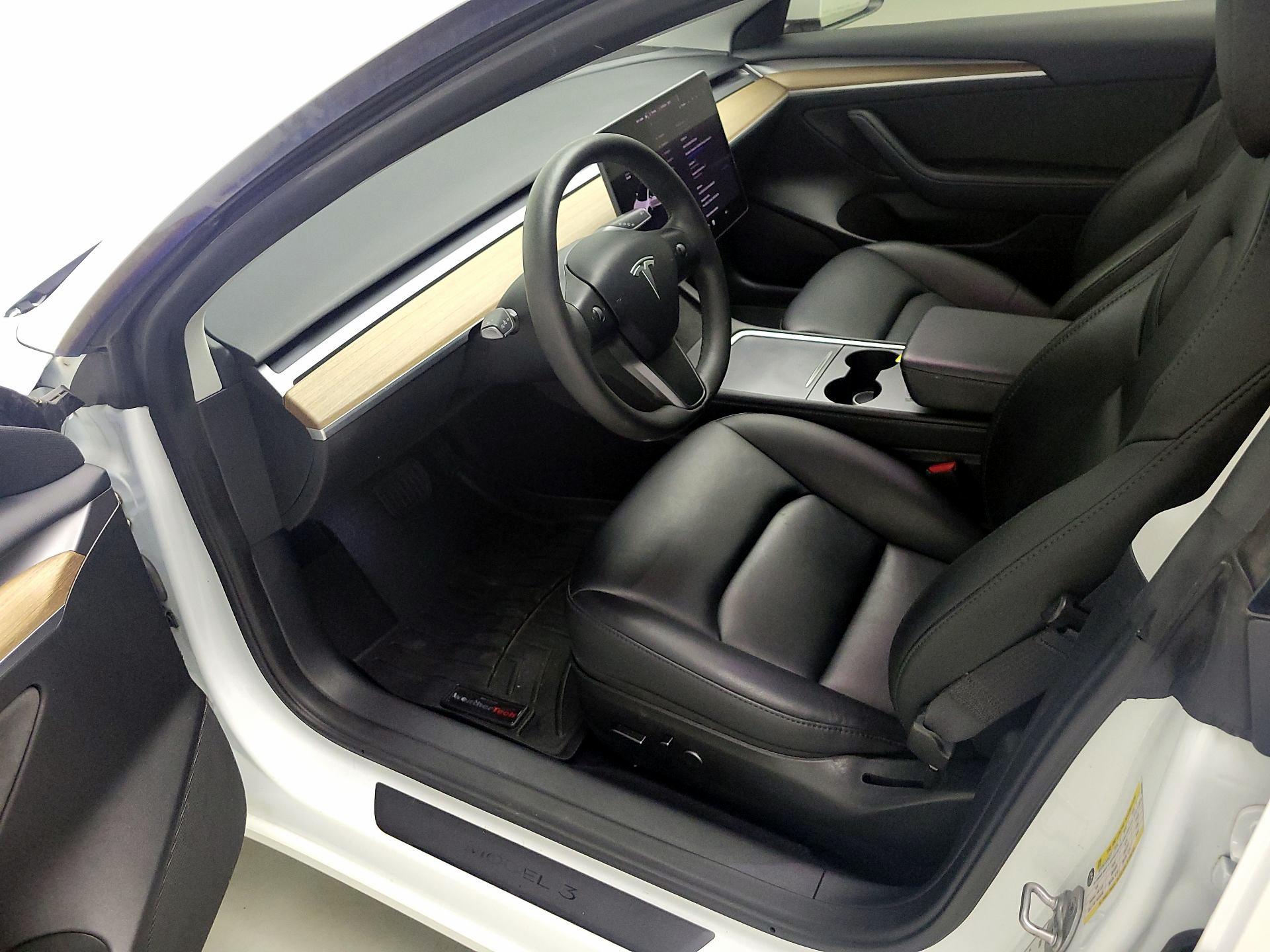 Thumbnail: 2023 Tesla Model 3 - 11