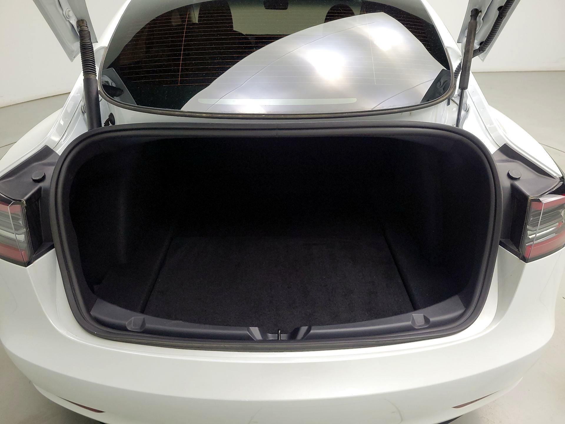 Thumbnail: 2023 Tesla Model 3 - 20