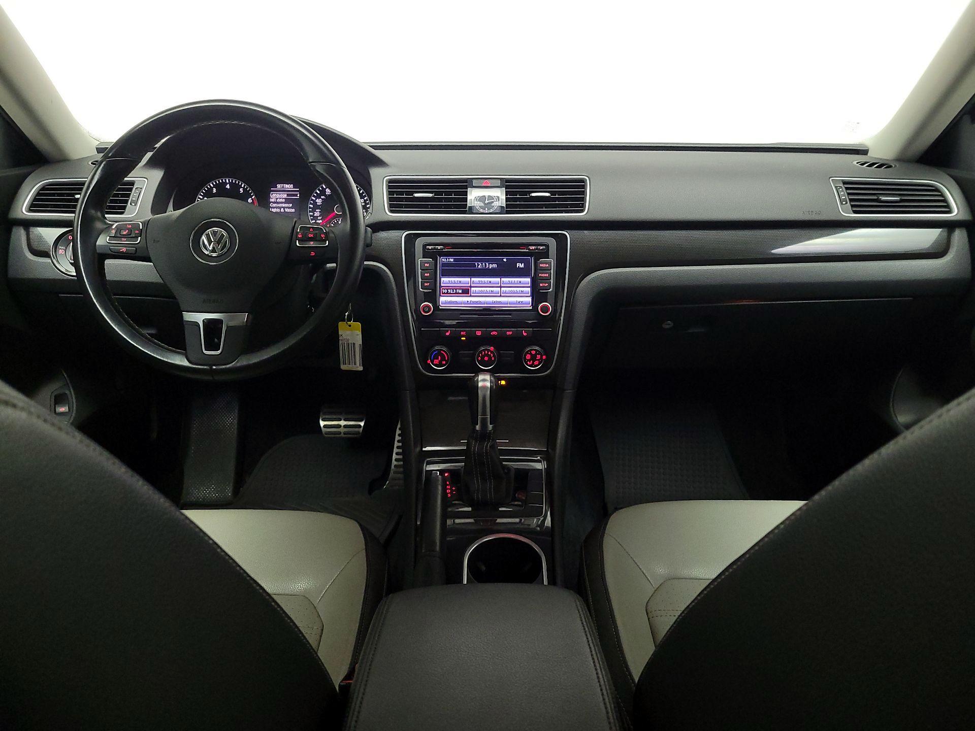Thumbnail: 2015 Volkswagen Passat - 9