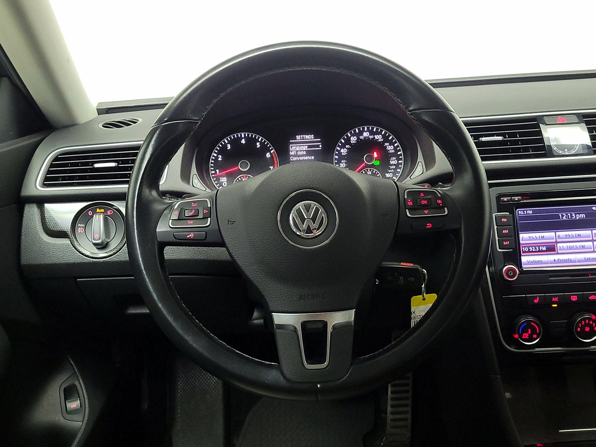 Thumbnail: 2015 Volkswagen Passat - 10
